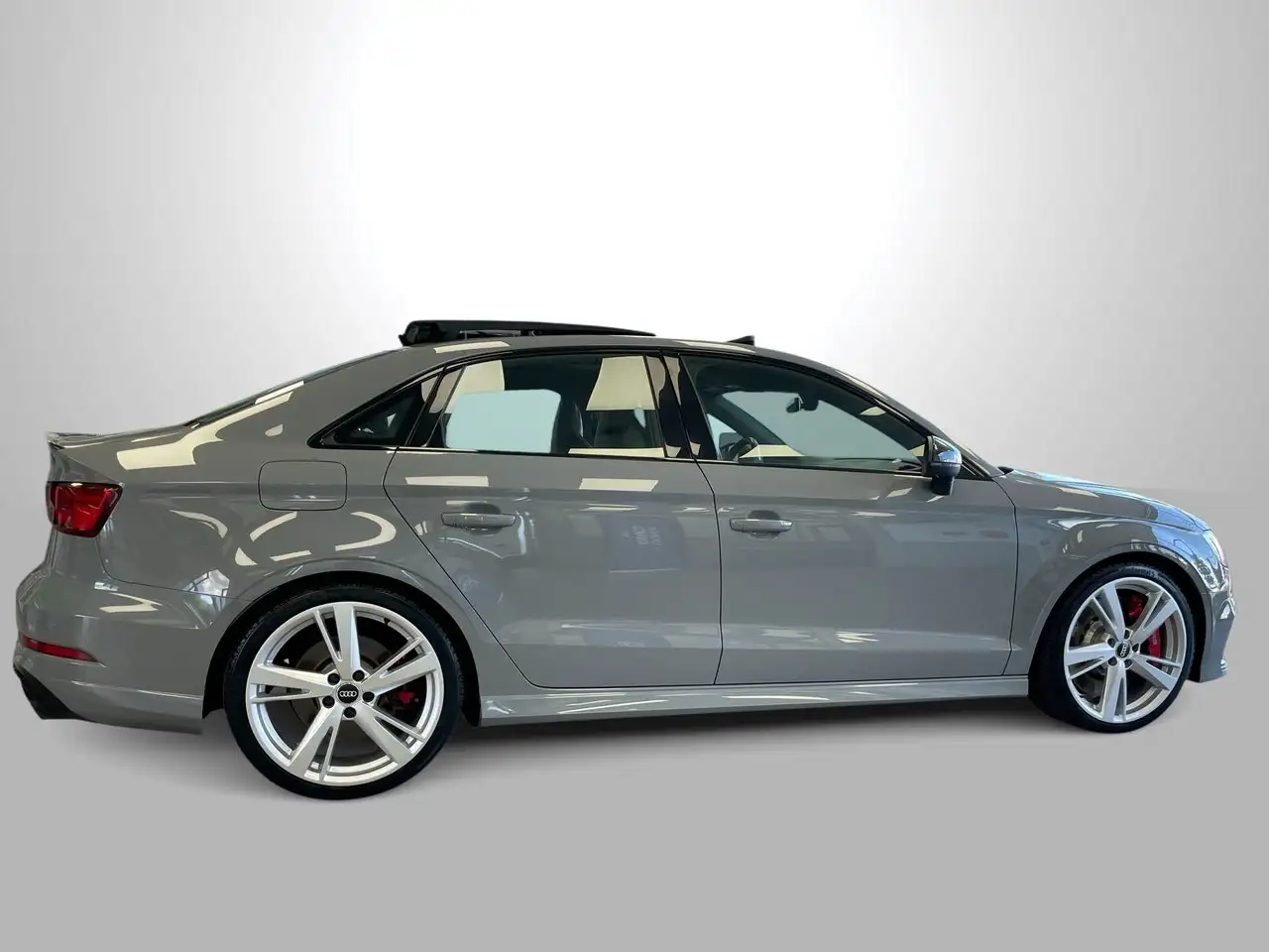 Audi RS3 снимка Audi RS3