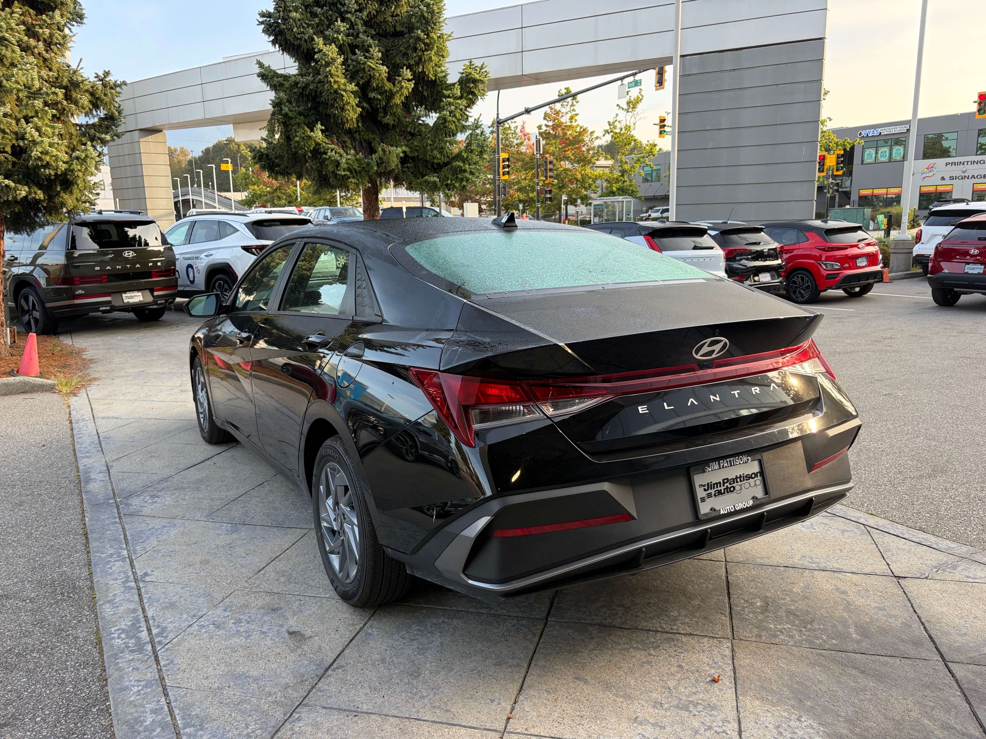2026 Hyundai Elantra Preferred | No Accident | Like New — photo 1