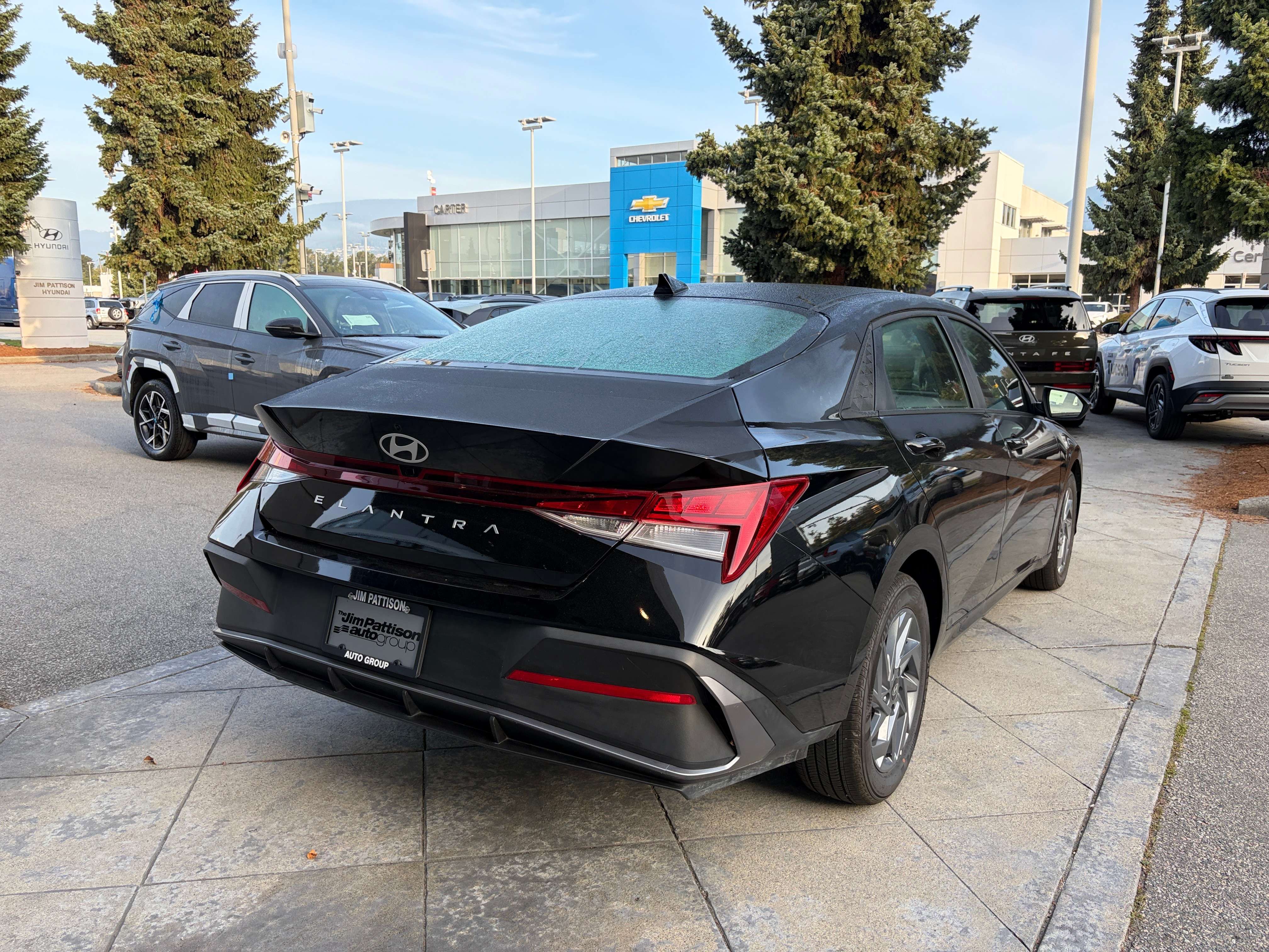 2026 Hyundai Elantra Preferred | No Accident | Like New — photo 1