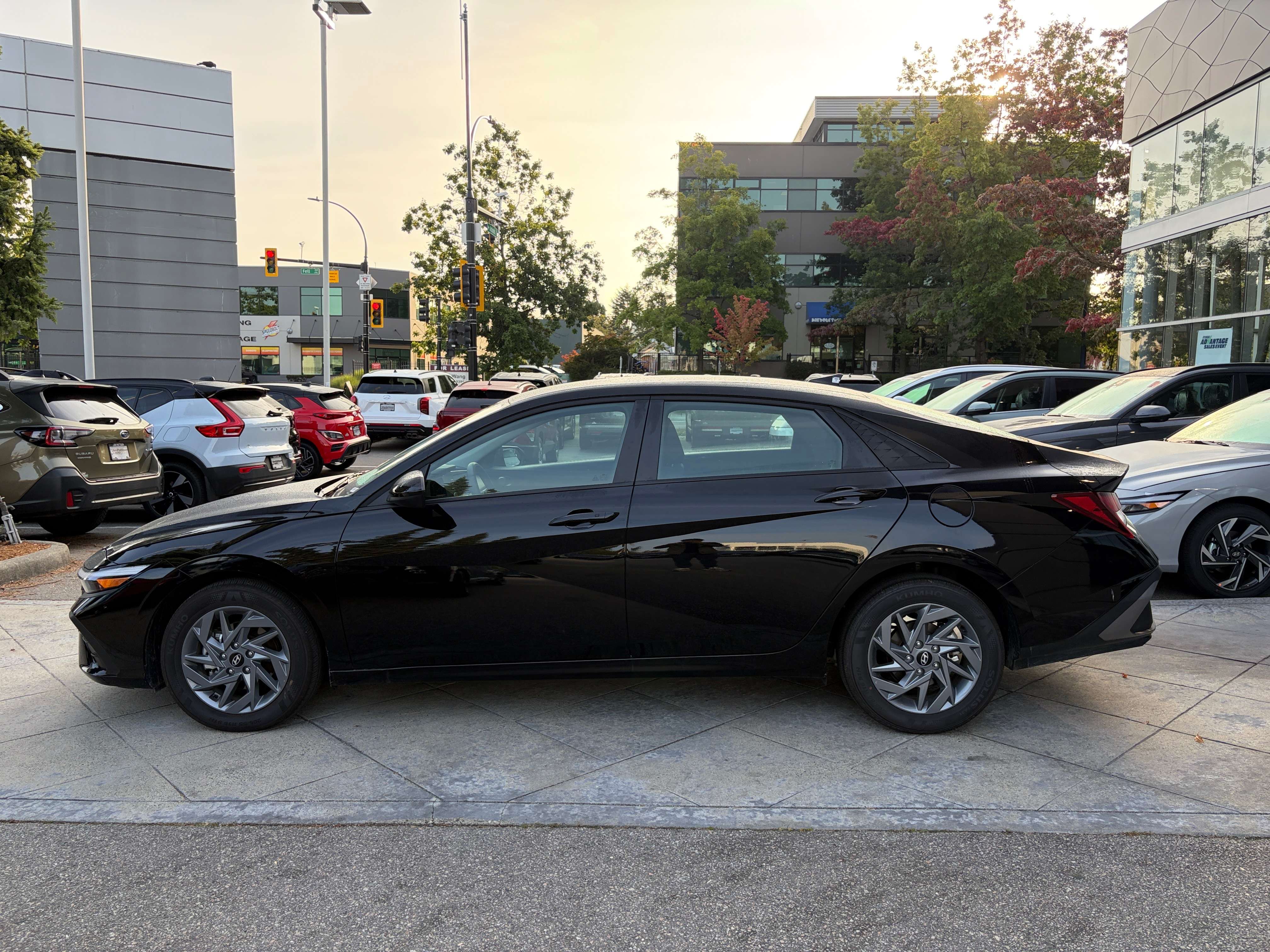 2026 Hyundai Elantra Preferred | No Accident | Like New — photo 1