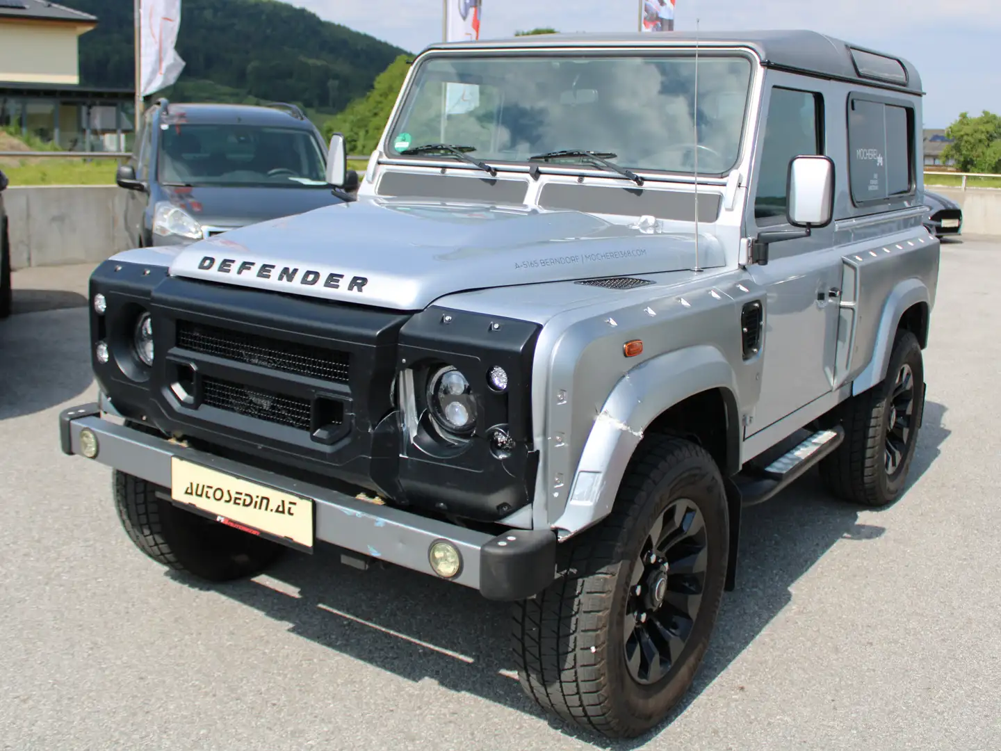Land Rover Defender 90" Station Wagon E 2,2 KAHN UMBAU Silber - 2