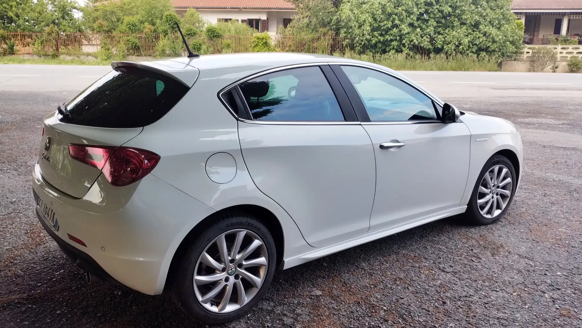Alfa Romeo Giulietta Giulietta III 2010 2.0 jtdm Exclusive 175cv TCT Bianco - 2