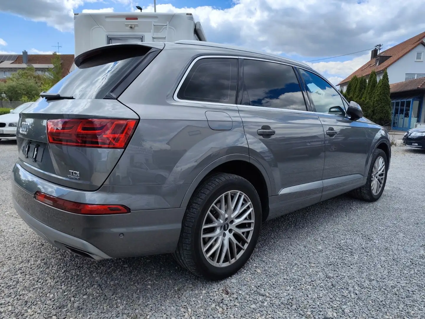 Audi Q7 3.0 TDI quattro Matrix Leder AHK BOSE Sound Grau - 2