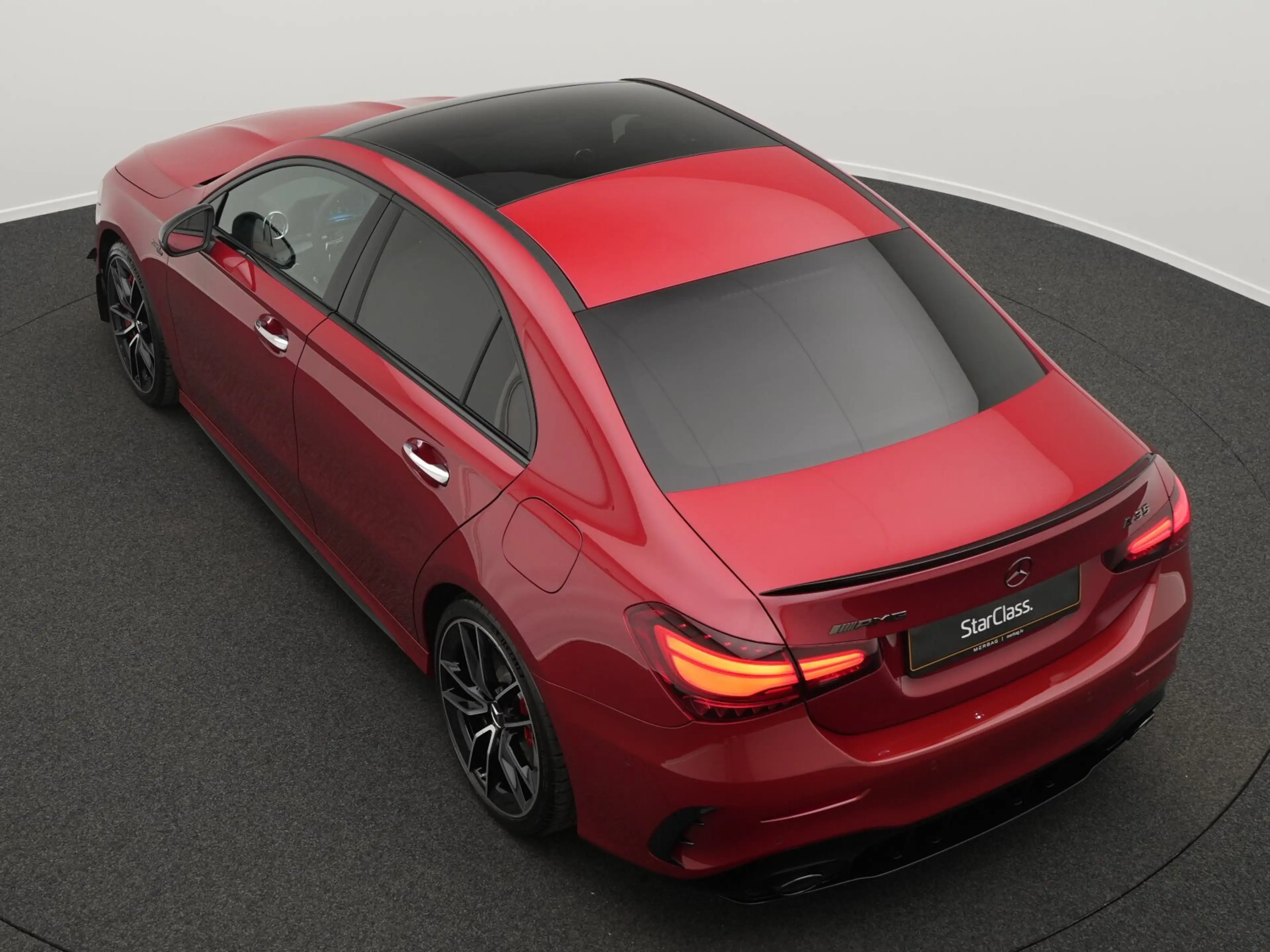 Mercedes-Benz A 35 AMG Mercedes-AMG A 35 4MATIC Limousine Multi+Pano+Night+Headup+19" — photo 11