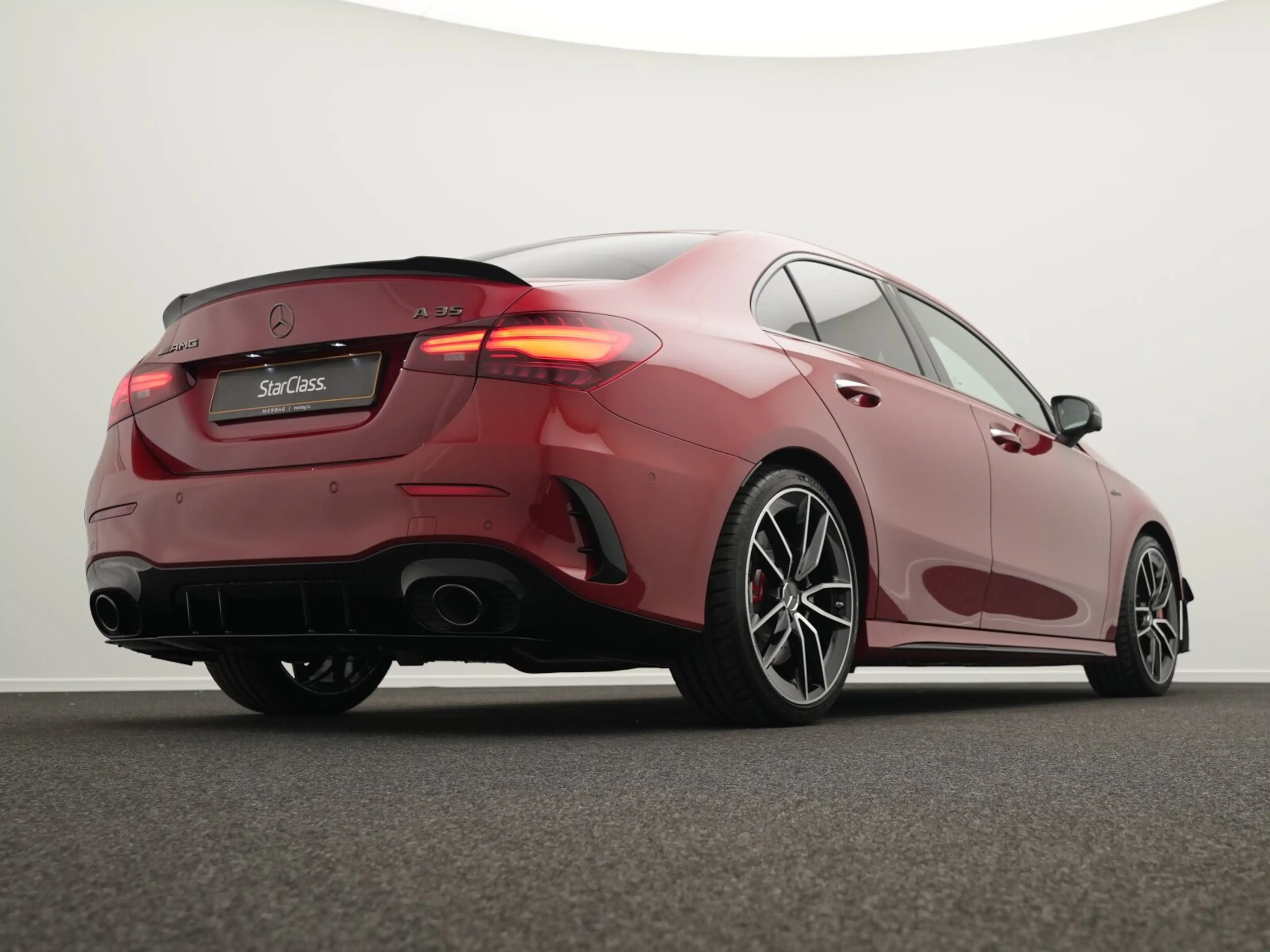 Mercedes-Benz A 35 AMG Mercedes-AMG A 35 4MATIC Limousine Multi+Pano+Night+Headup+19" — photo 9