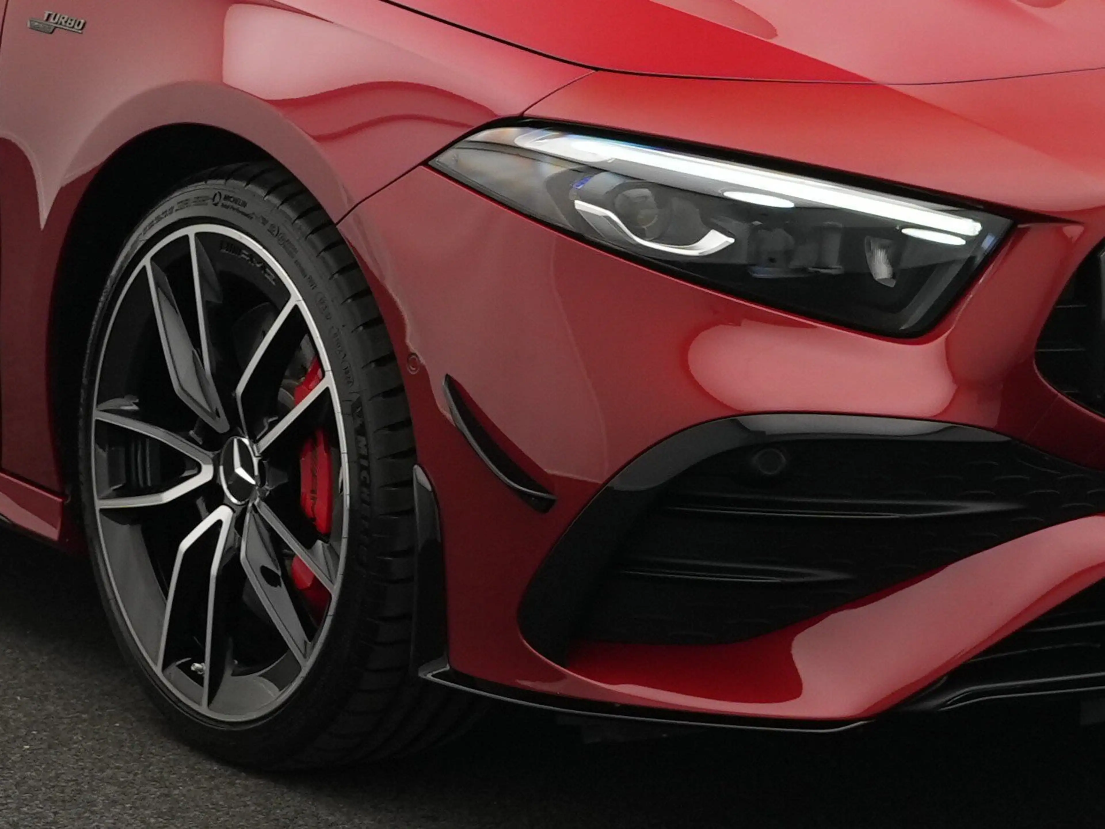 Mercedes-Benz A 35 AMG Mercedes-AMG A 35 4MATIC Limousine Multi+Pano+Night+Headup+19" — photo 7