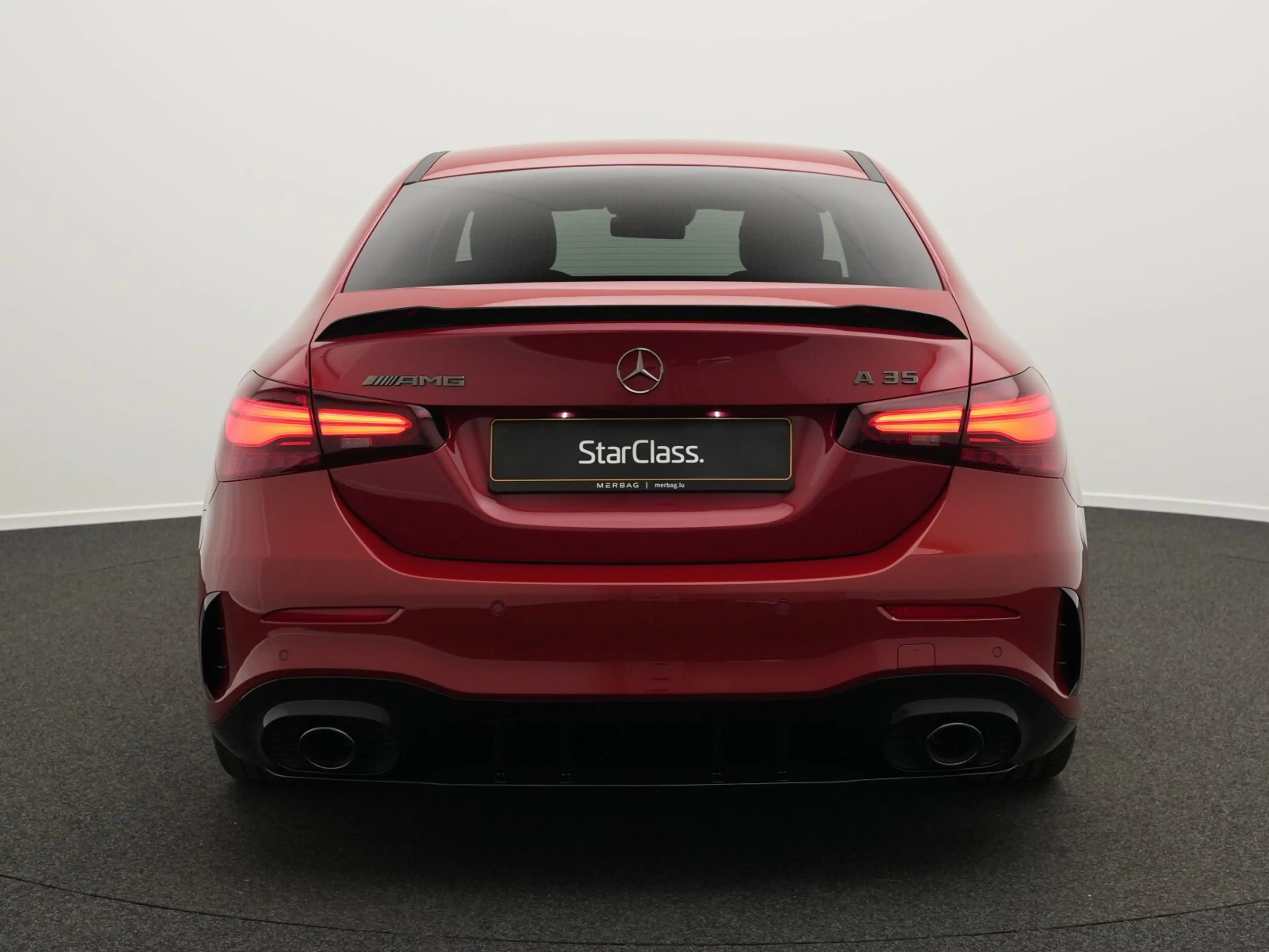 Mercedes-Benz A 35 AMG Mercedes-AMG A 35 4MATIC Limousine Multi+Pano+Night+Headup+19" — photo 4