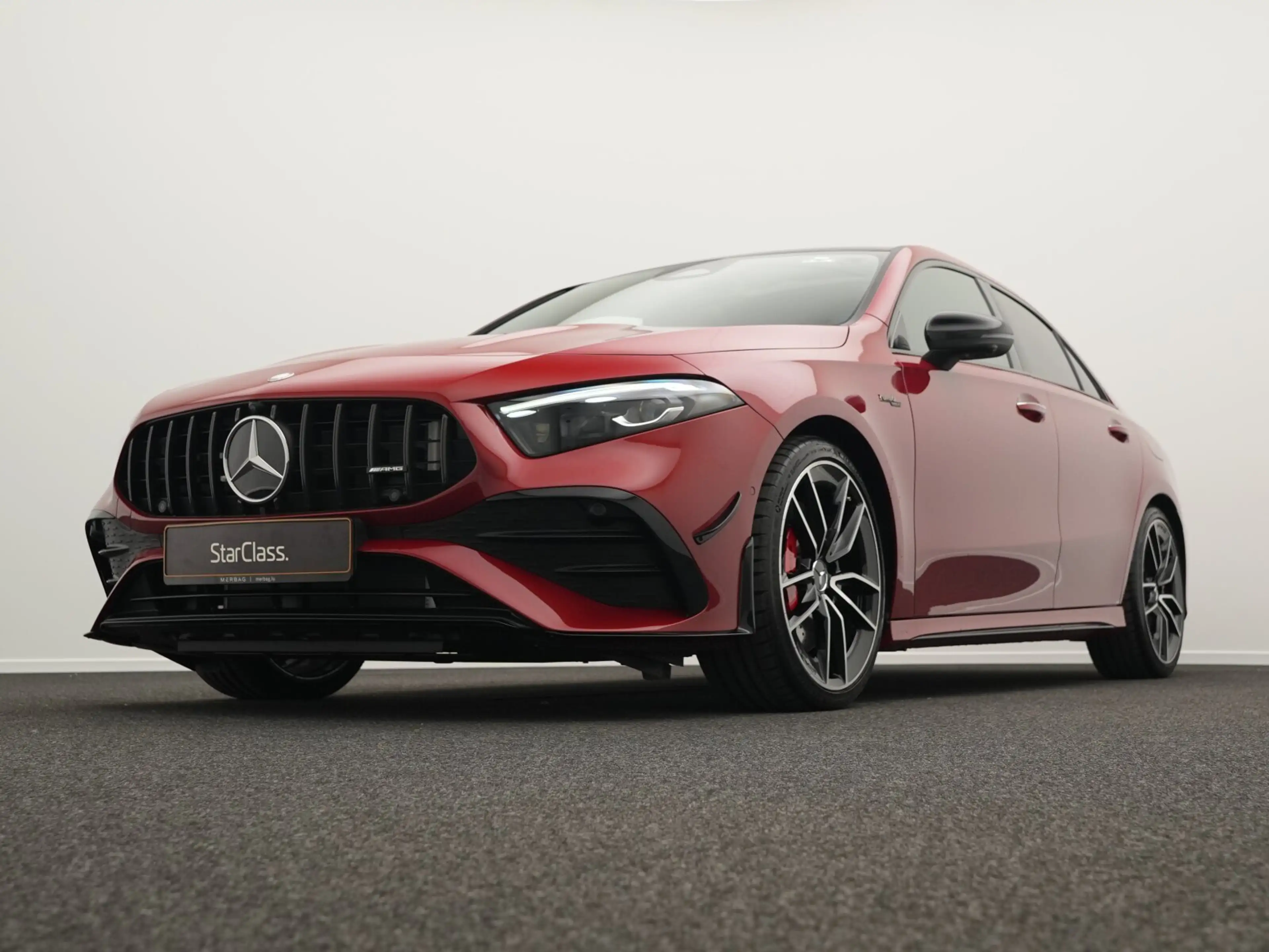 Mercedes-Benz A 35 AMG Mercedes-AMG A 35 4MATIC Limousine Multi+Pano+Night+Headup+19" — photo 8