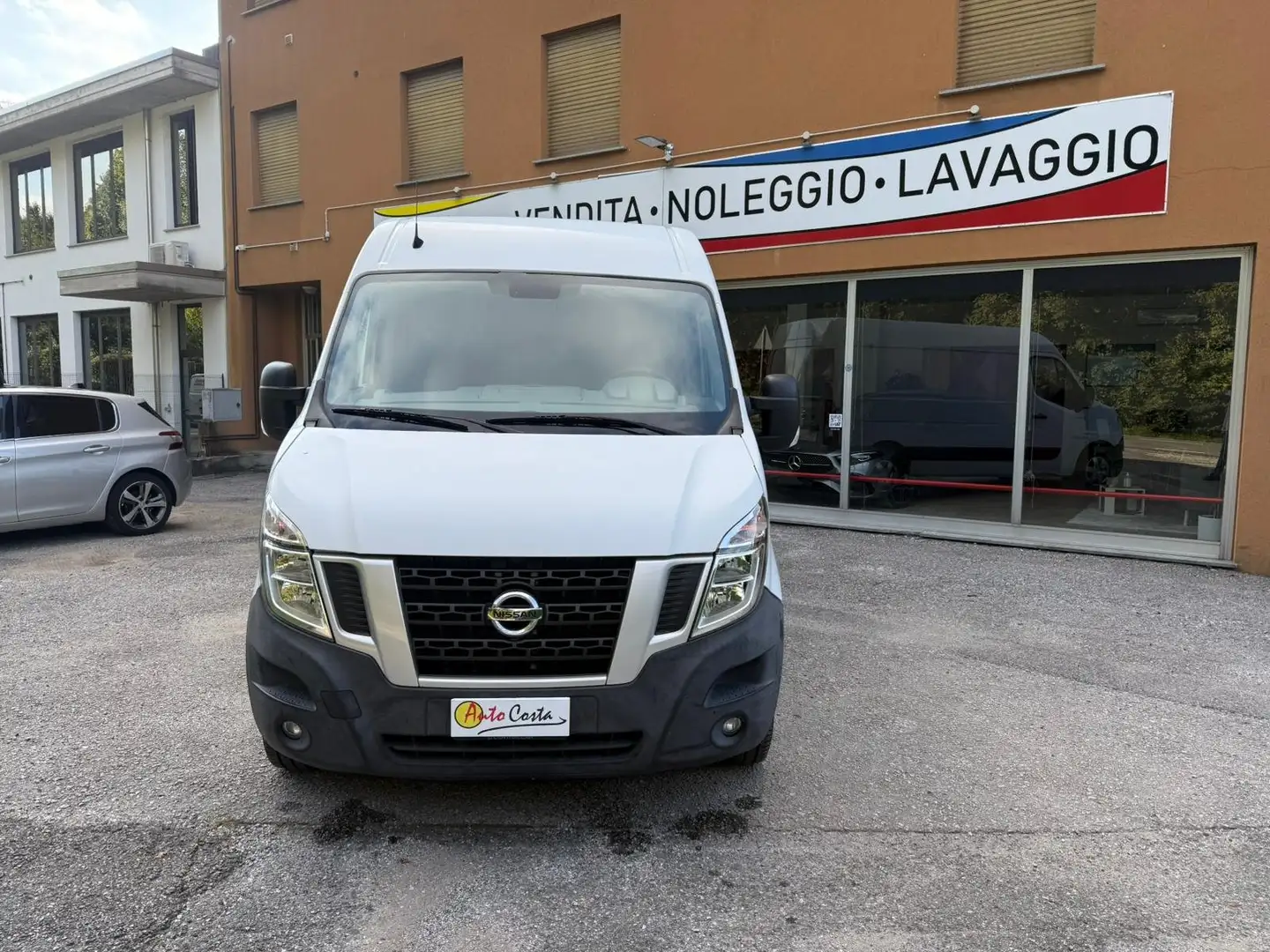 Nissan NV400 2.3D 130 CV L2 H2 Blanc - 1