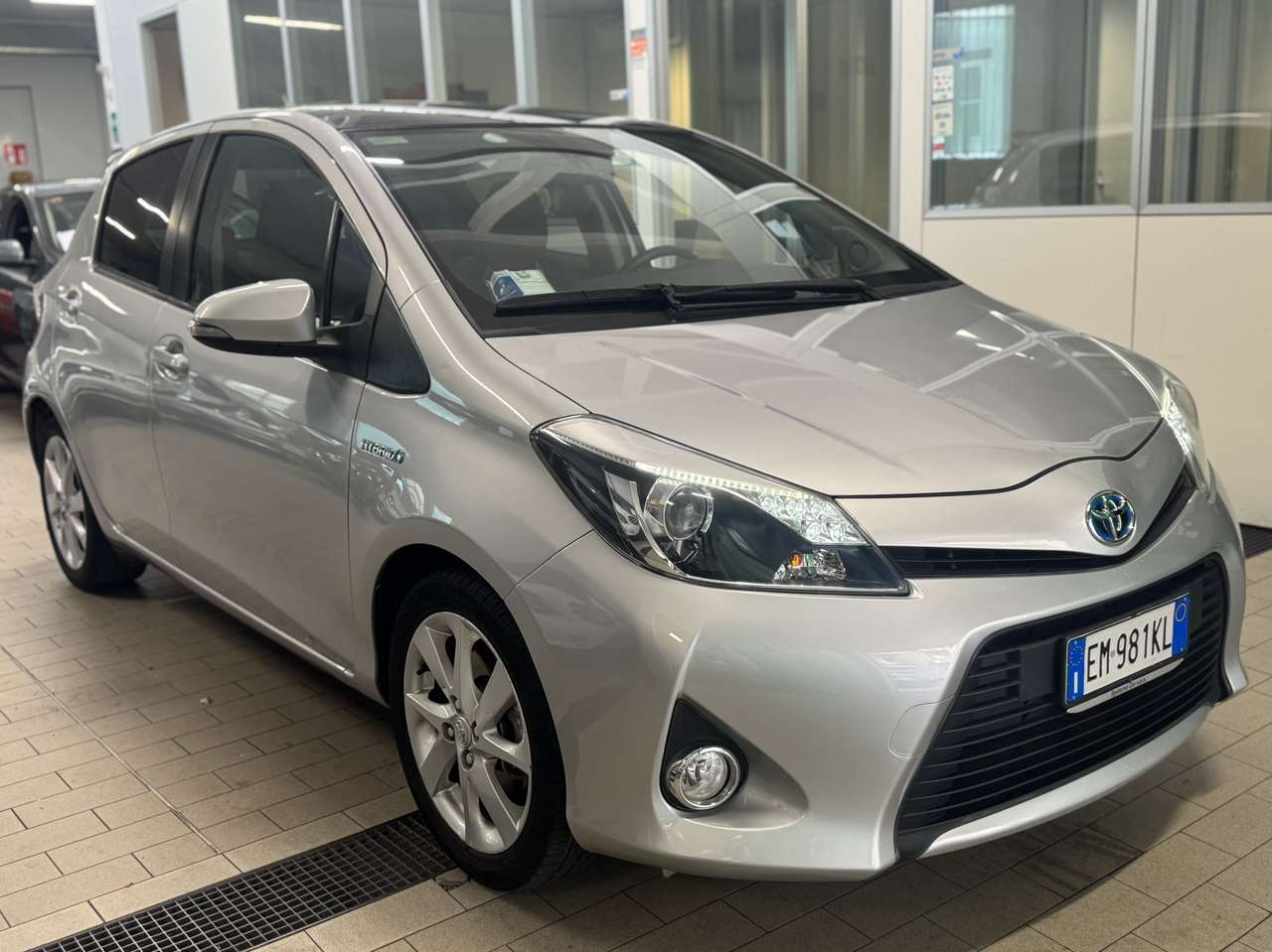 Toyota Yaris 5p 1.5h Style FULL OPTIONAL 1 Proprietario