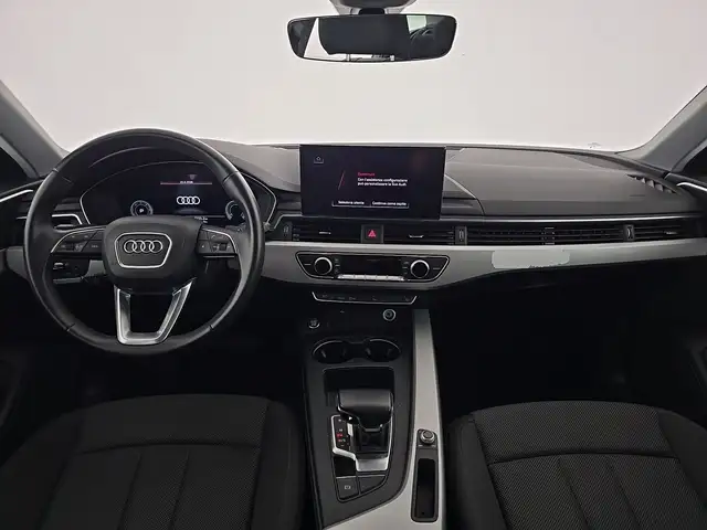 Audi A4 view 11