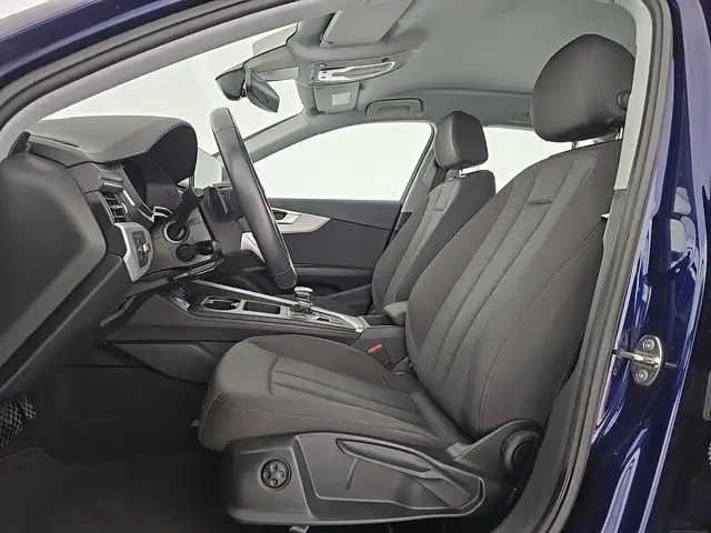 Audi A4 view 9