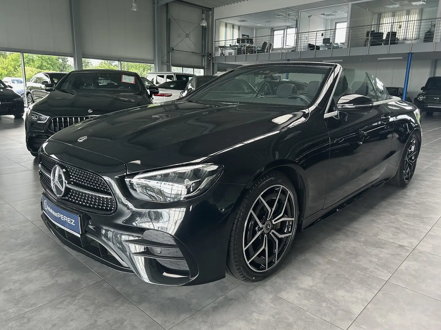 Mercedes-Benz E 200 Cabrio AMG NIGHT-MBUX HIGH END-KAMERA -SHZ Czarny - 2