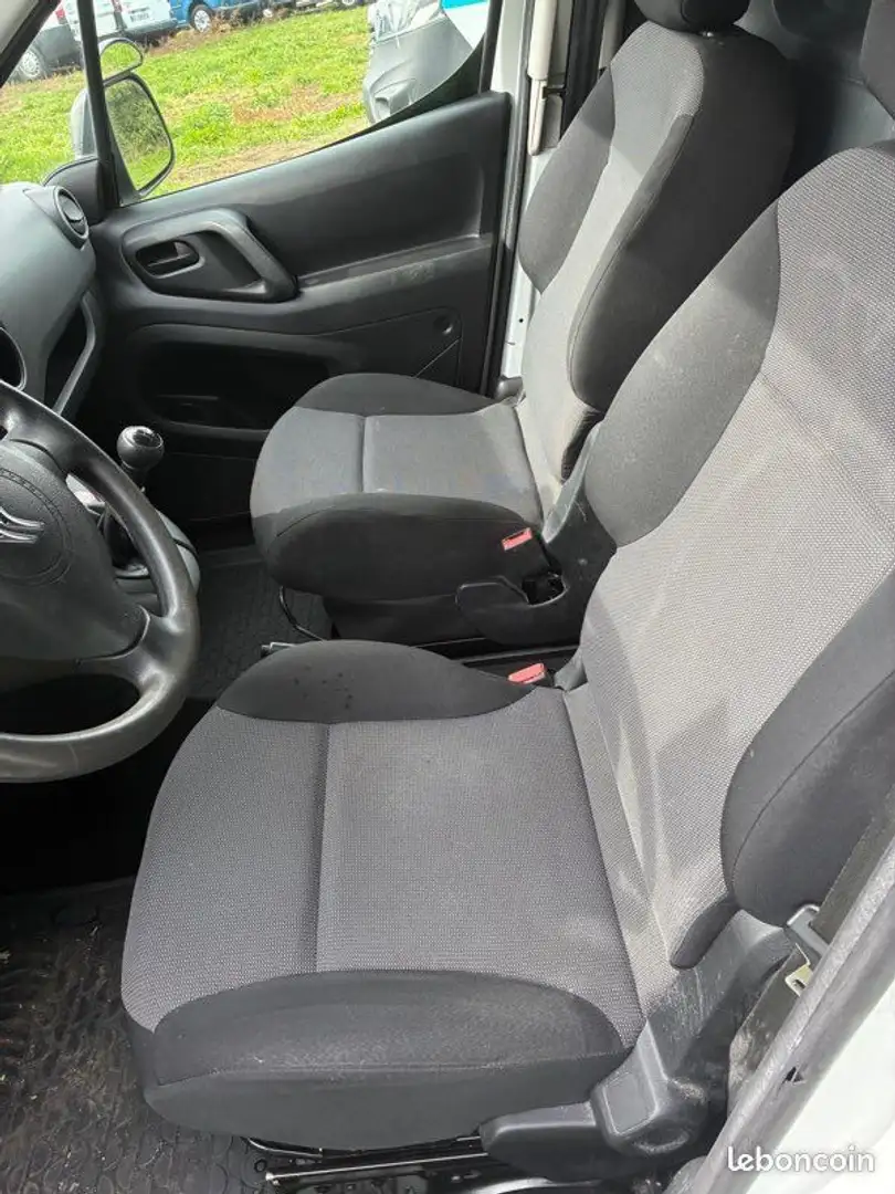 Citroen Berlingo 2017 hdi 2 places 97000 kil Blanc - 2