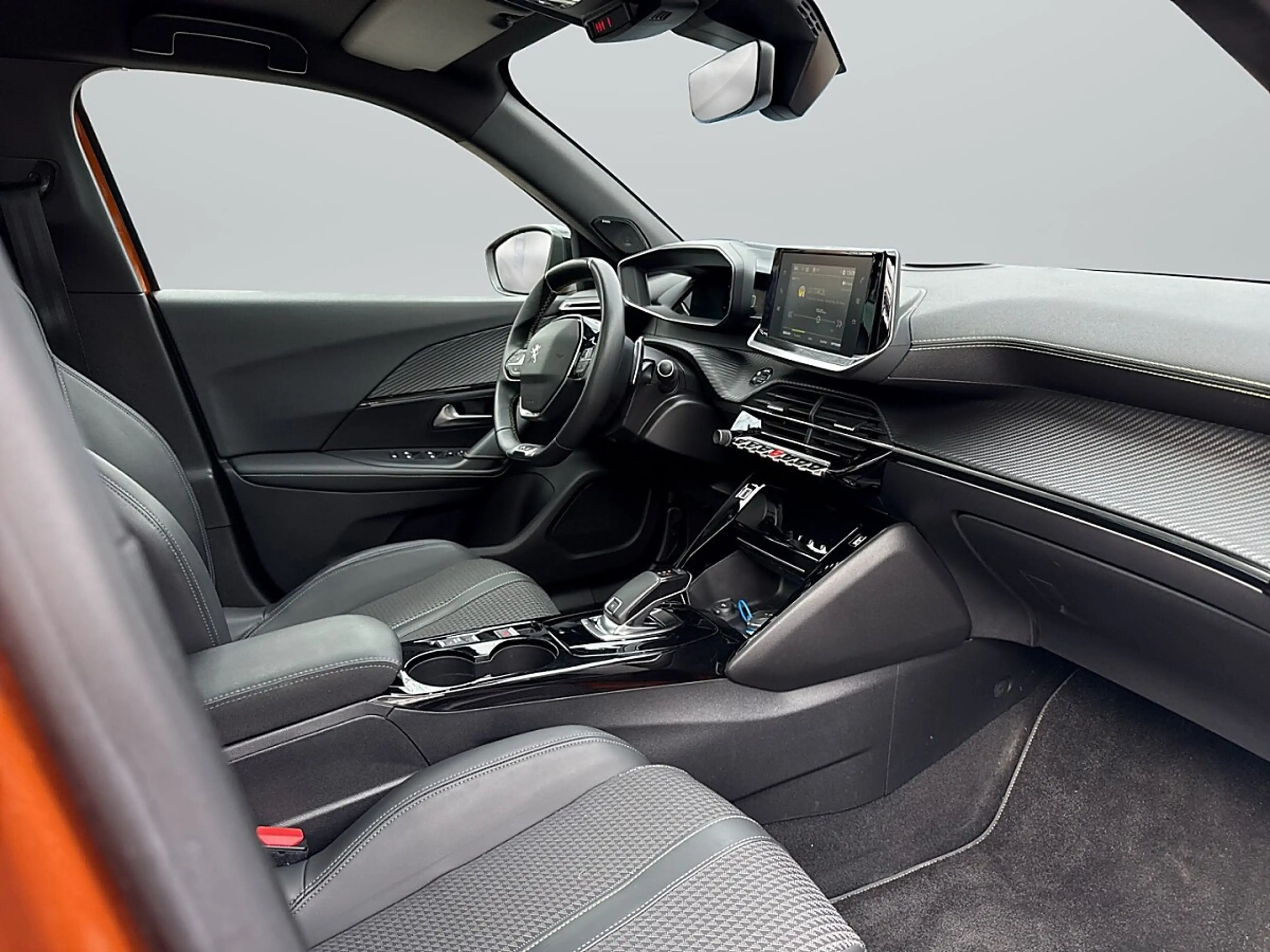 Peugeot 2008 BlueHDi 130 S&S GT Line EAT8 — photo 6