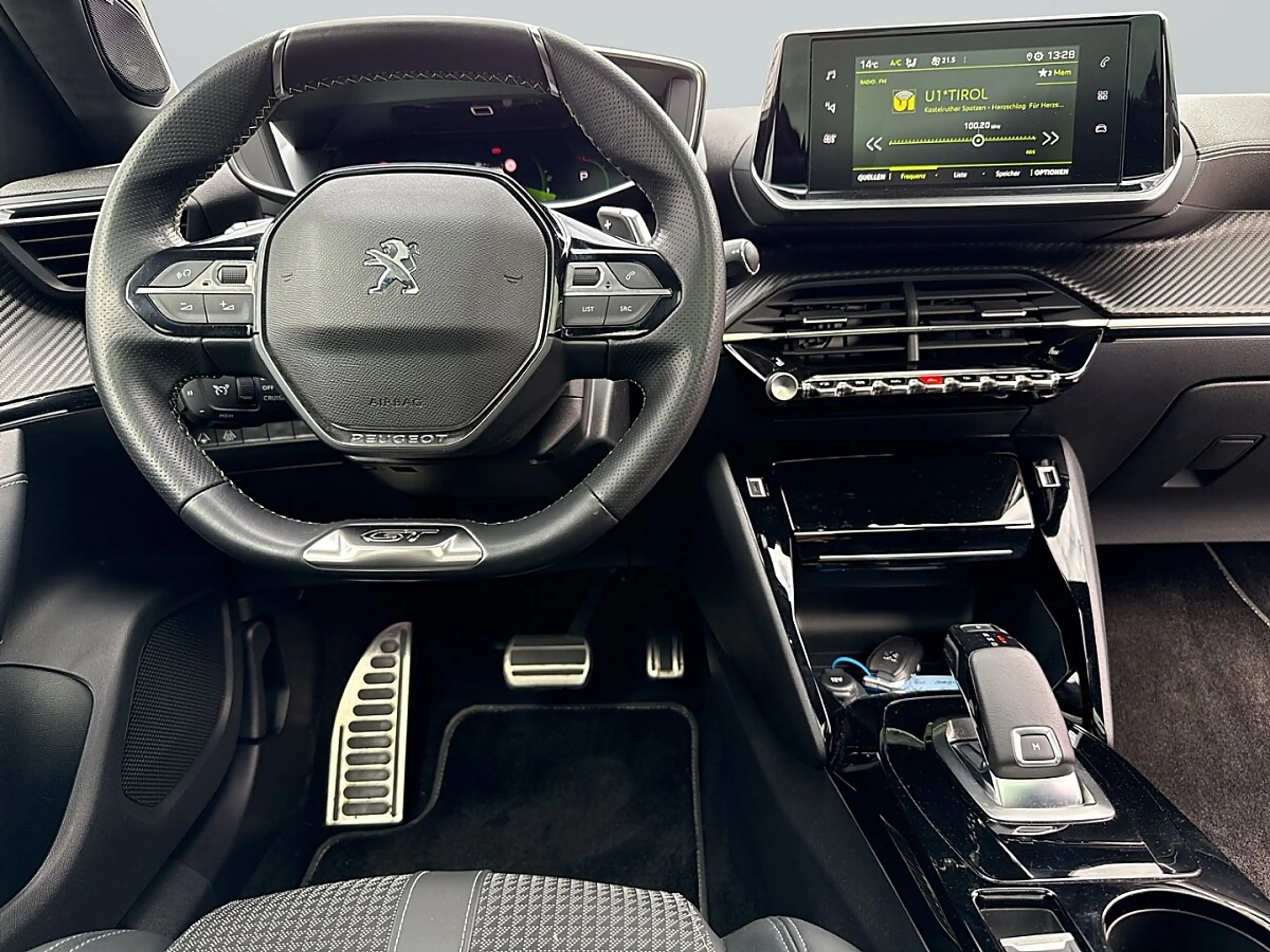 Peugeot 2008 BlueHDi 130 S&S GT Line EAT8 — photo 7