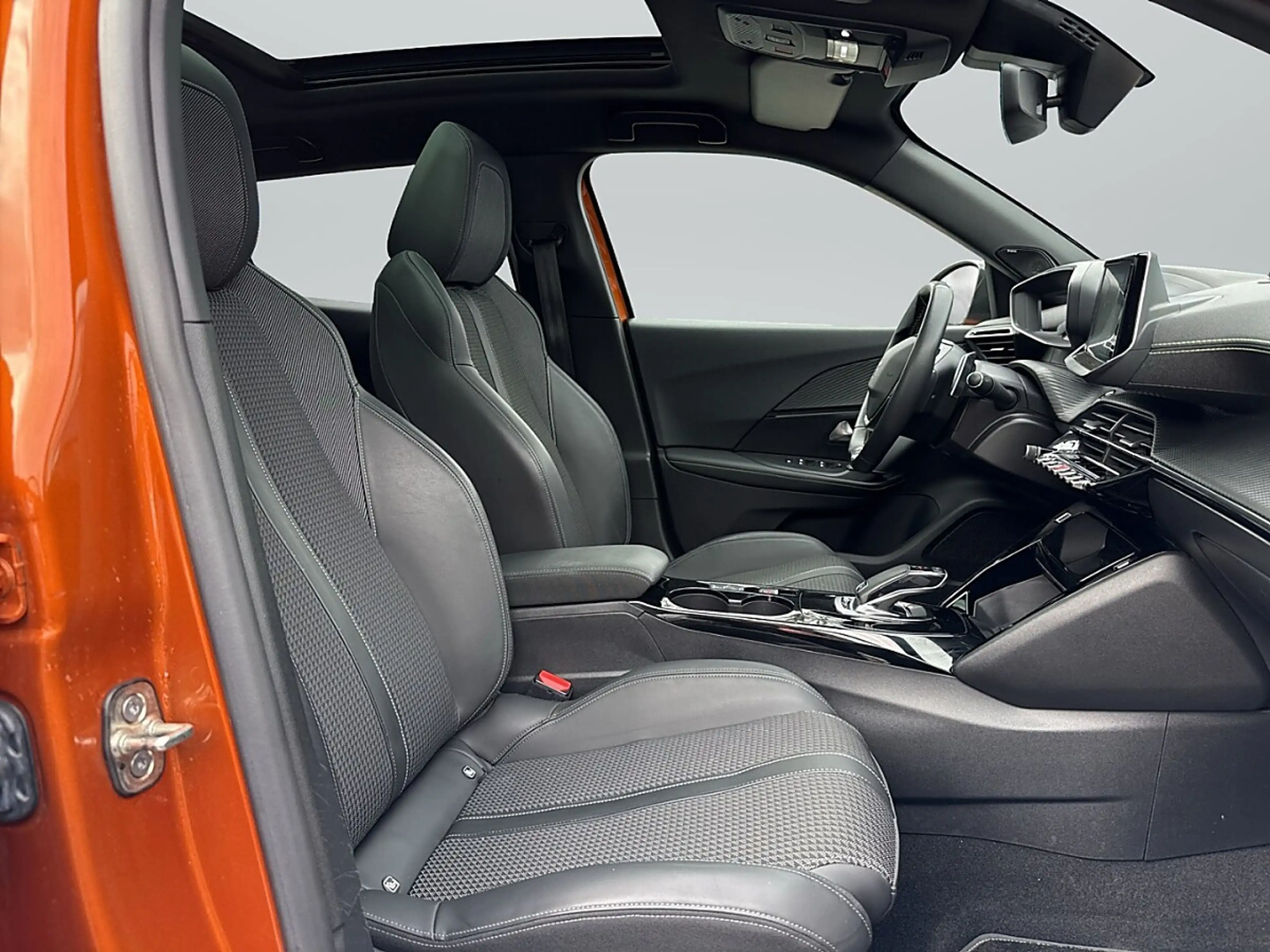 Peugeot 2008 BlueHDi 130 S&S GT Line EAT8 — photo 8