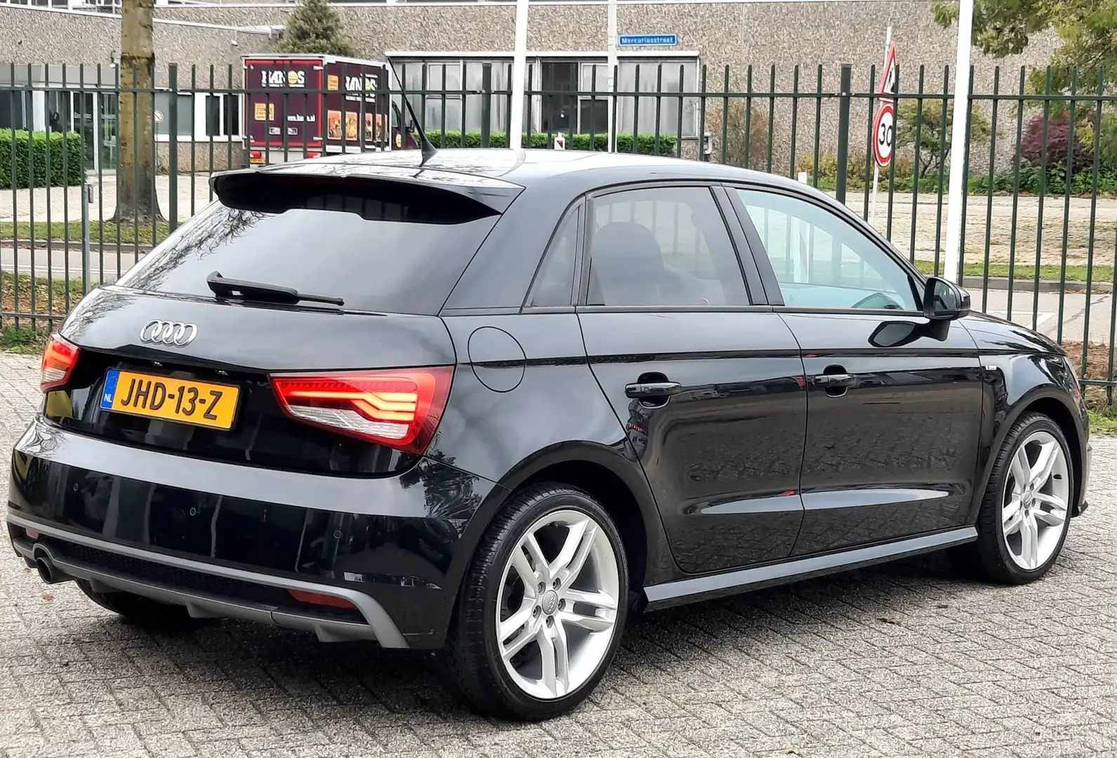 Audi A1 Sportback 1.0 TFSI S-LINE - Led Navi Pdc Facelift Noir - 2