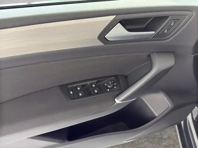 Volkswagen Touran view 14