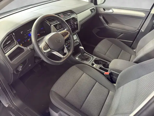 Volkswagen Touran view 6