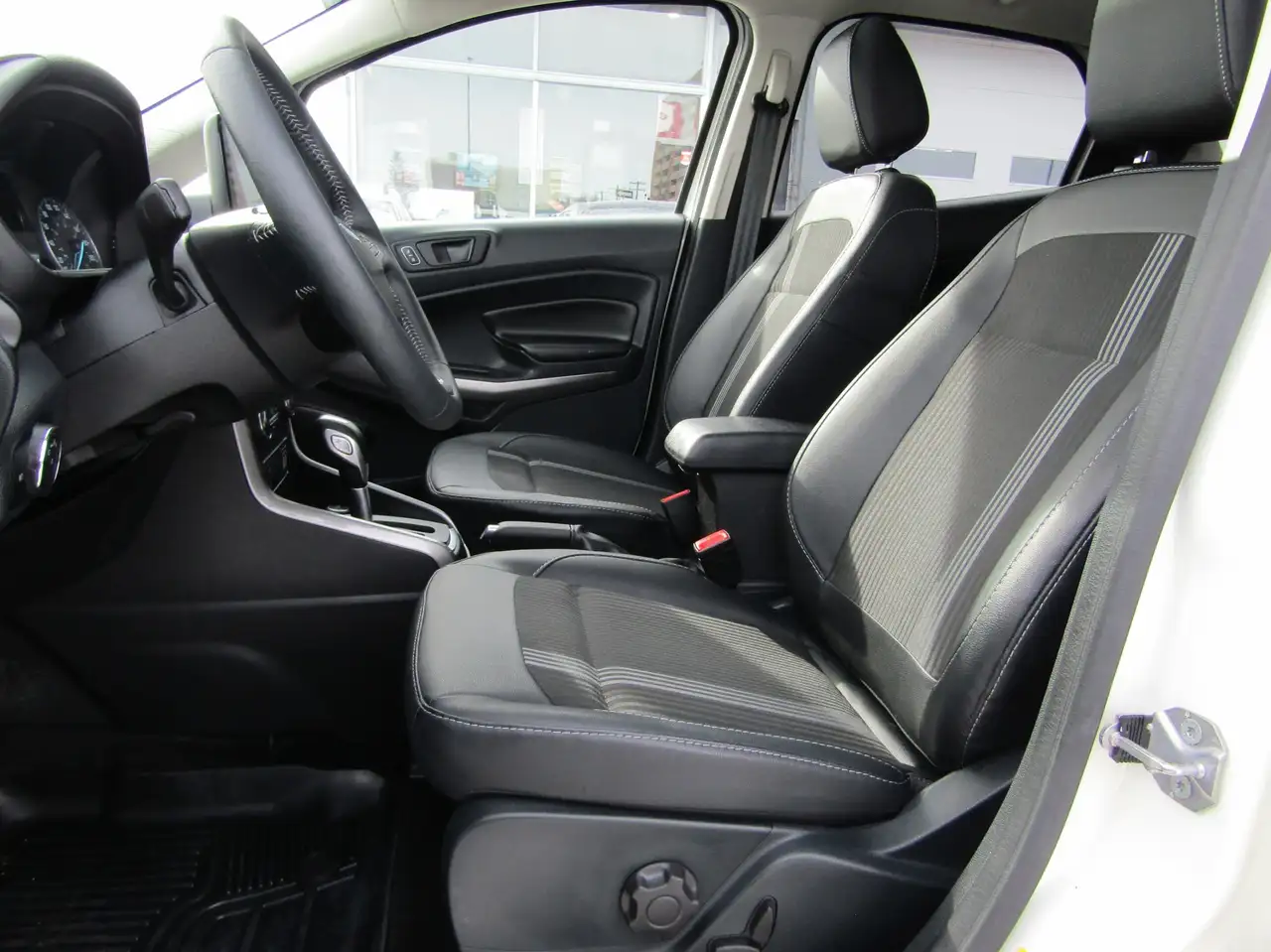 Ford EcoSport photo Ford EcoSport