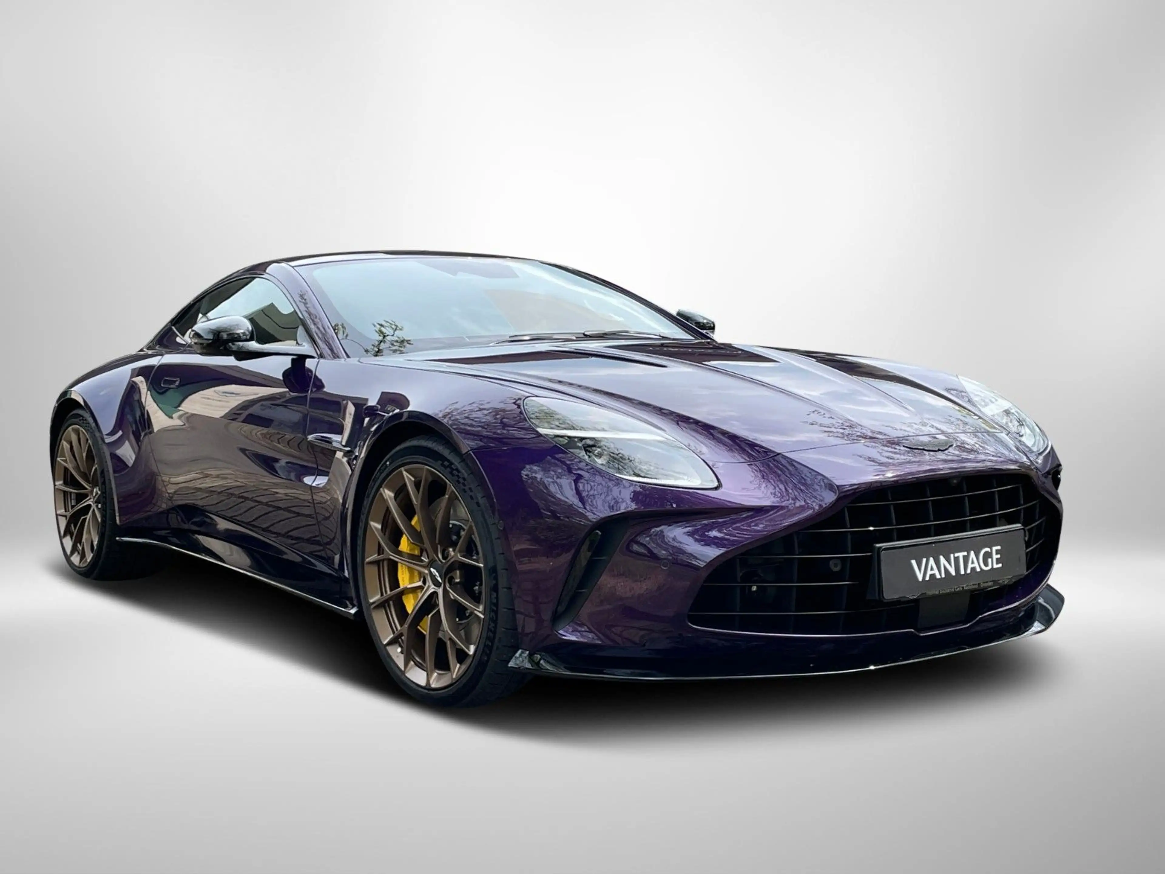 Aston Martin V8 MY25 / Carbon/ Soundsystem — photo 6