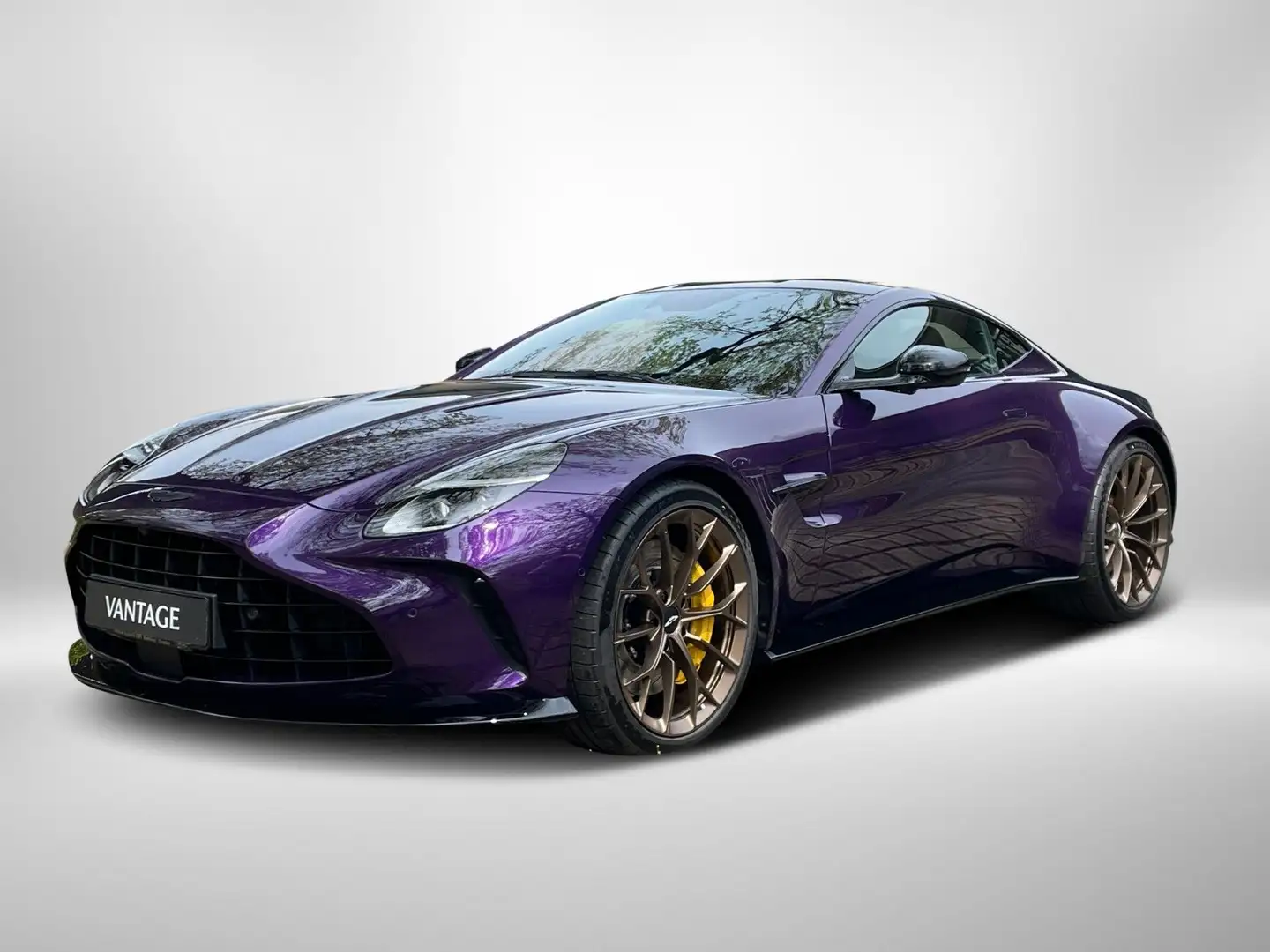 Aston Martin V8 MY25 / Carbon/ Soundsystem Mauve - 1