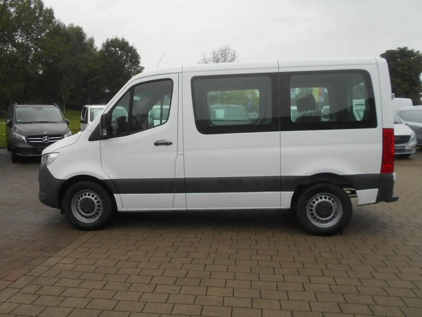 Mercedes-Benz Sprinter 214 CDI Tourer Kompakt 6-Sitze Klima NAVI Standhei Weiß - 2