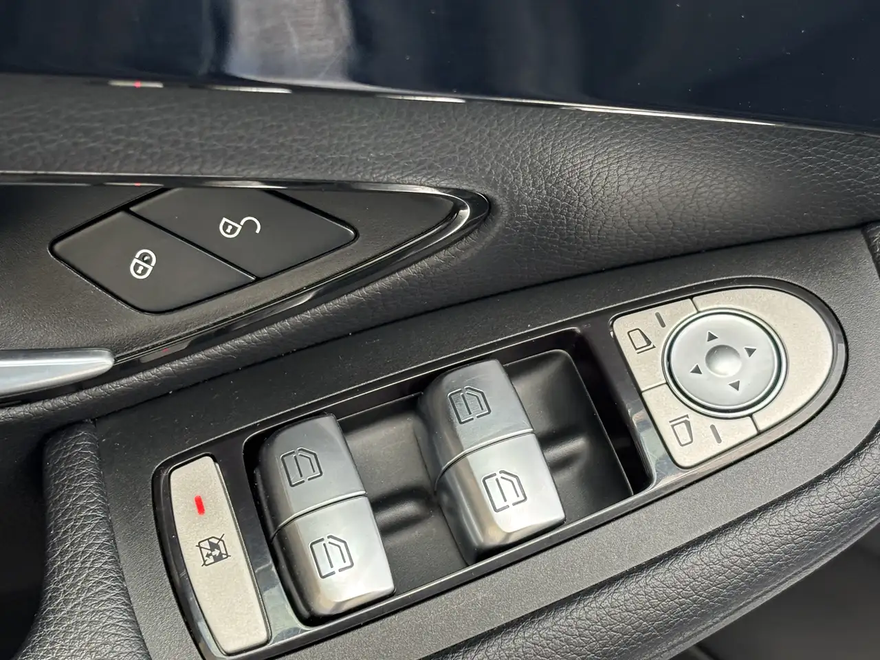 Mercedes-Benz C 180 Berline — photo 13 sur 20