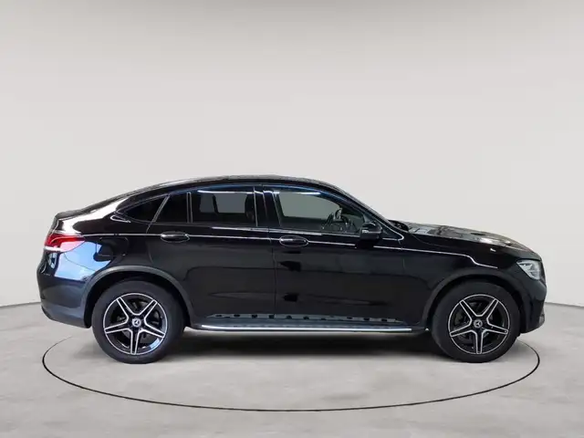 Mercedes-Benz GLC view 3