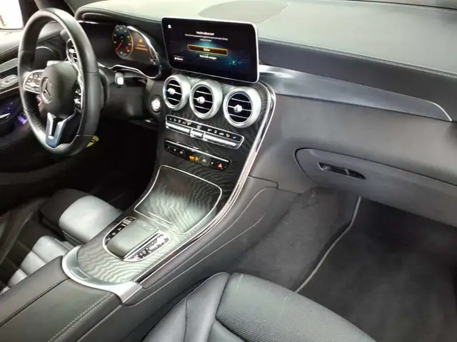 Mercedes-Benz GLC view 9