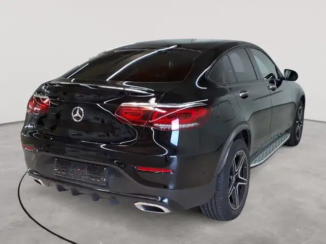 Mercedes-Benz GLC view 4