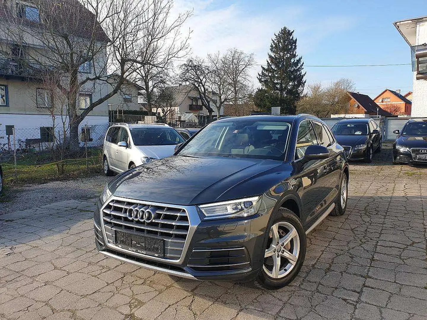 Audi Q5 2,0 TDI sport Grau - 1