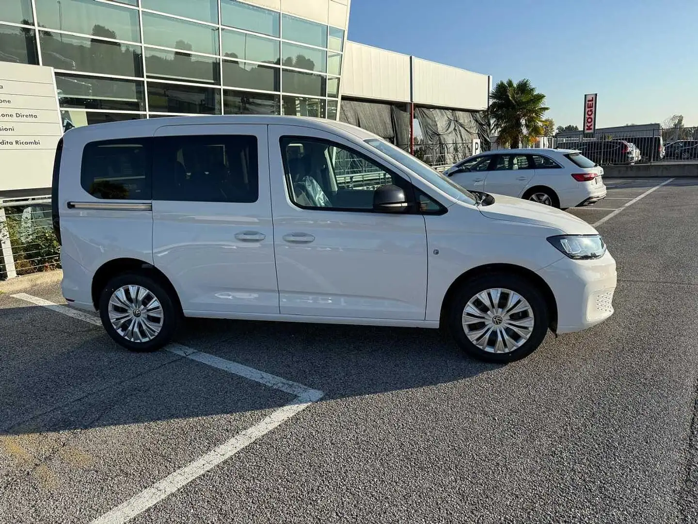 Volkswagen Caddy Space 2.0TDI 102cv AUTOCARRO Weiß - 2