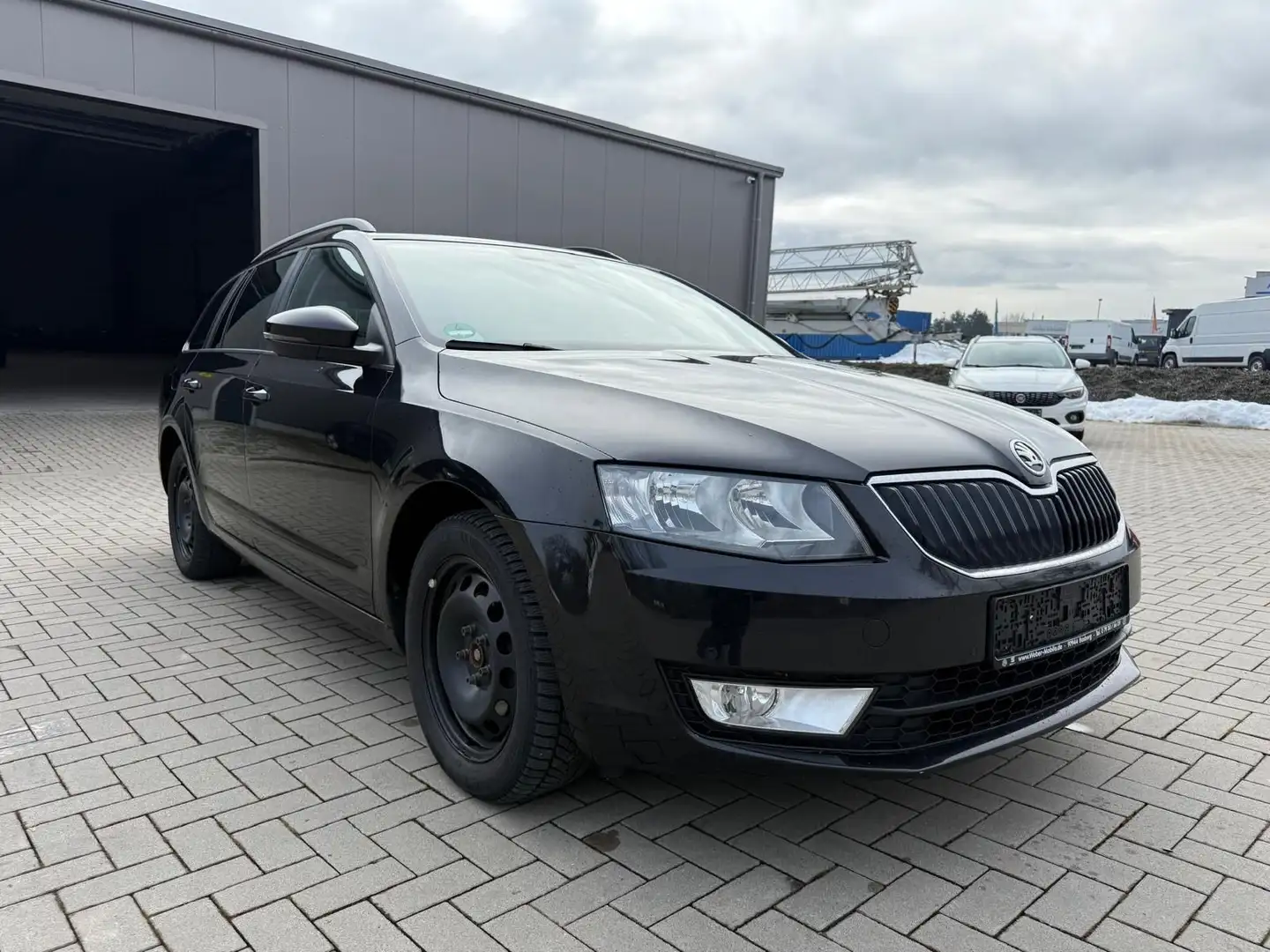 Skoda Octavia Combi Ambition 4x4 AHK Klimaautomatik Schwarz - 1