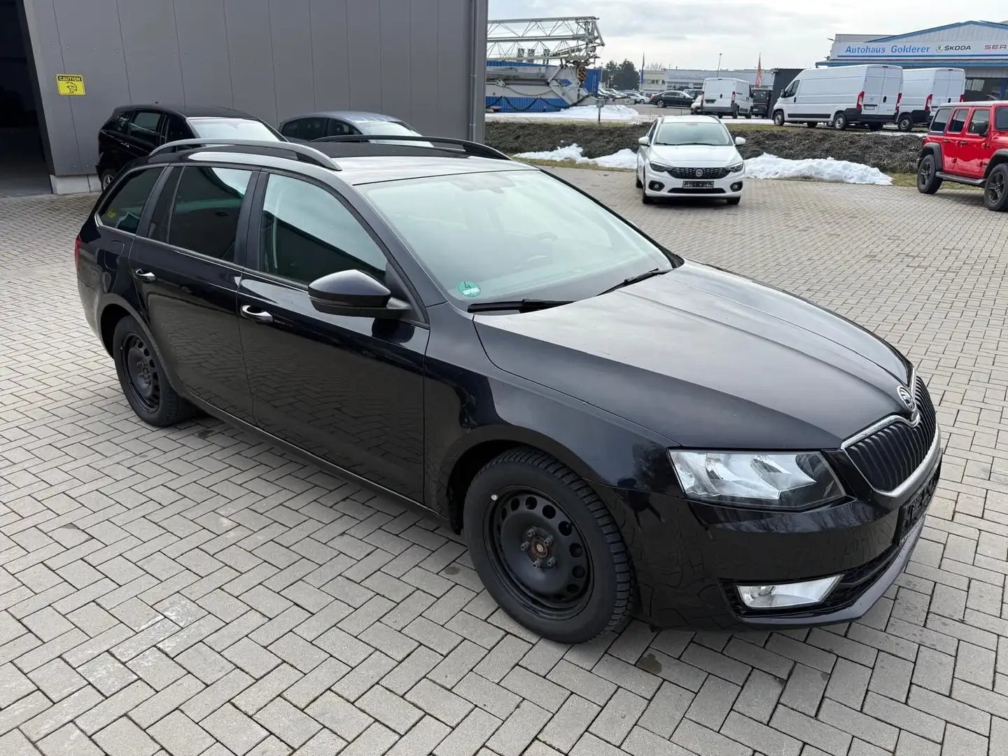 Skoda Octavia Combi Ambition 4x4 AHK Klimaautomatik Schwarz - 2