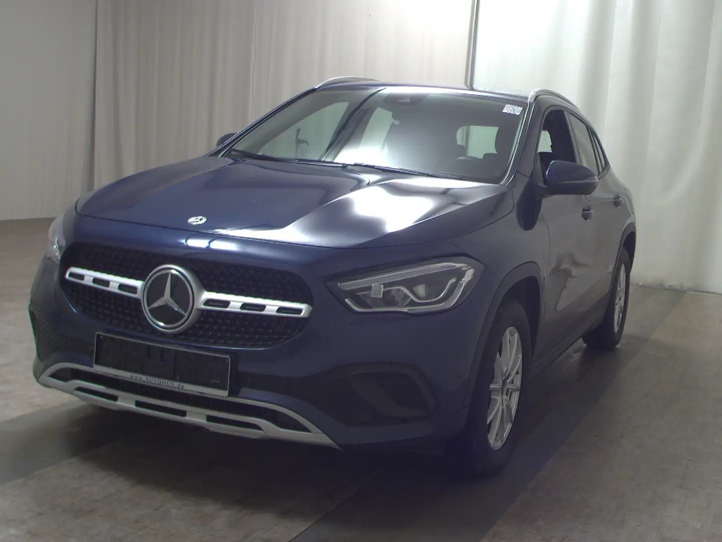 Mercedes-Benz GLA 180 d T-Leder Navi LED MBUX AHK PDC Shz Blau - 2