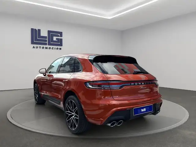 Porsche Macan view 7