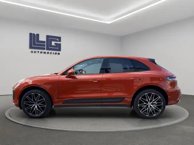 Porsche Macan view 8
