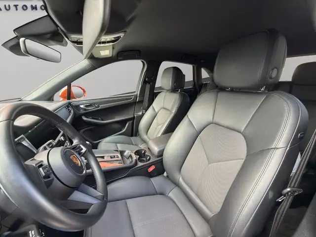 Porsche Macan view 10