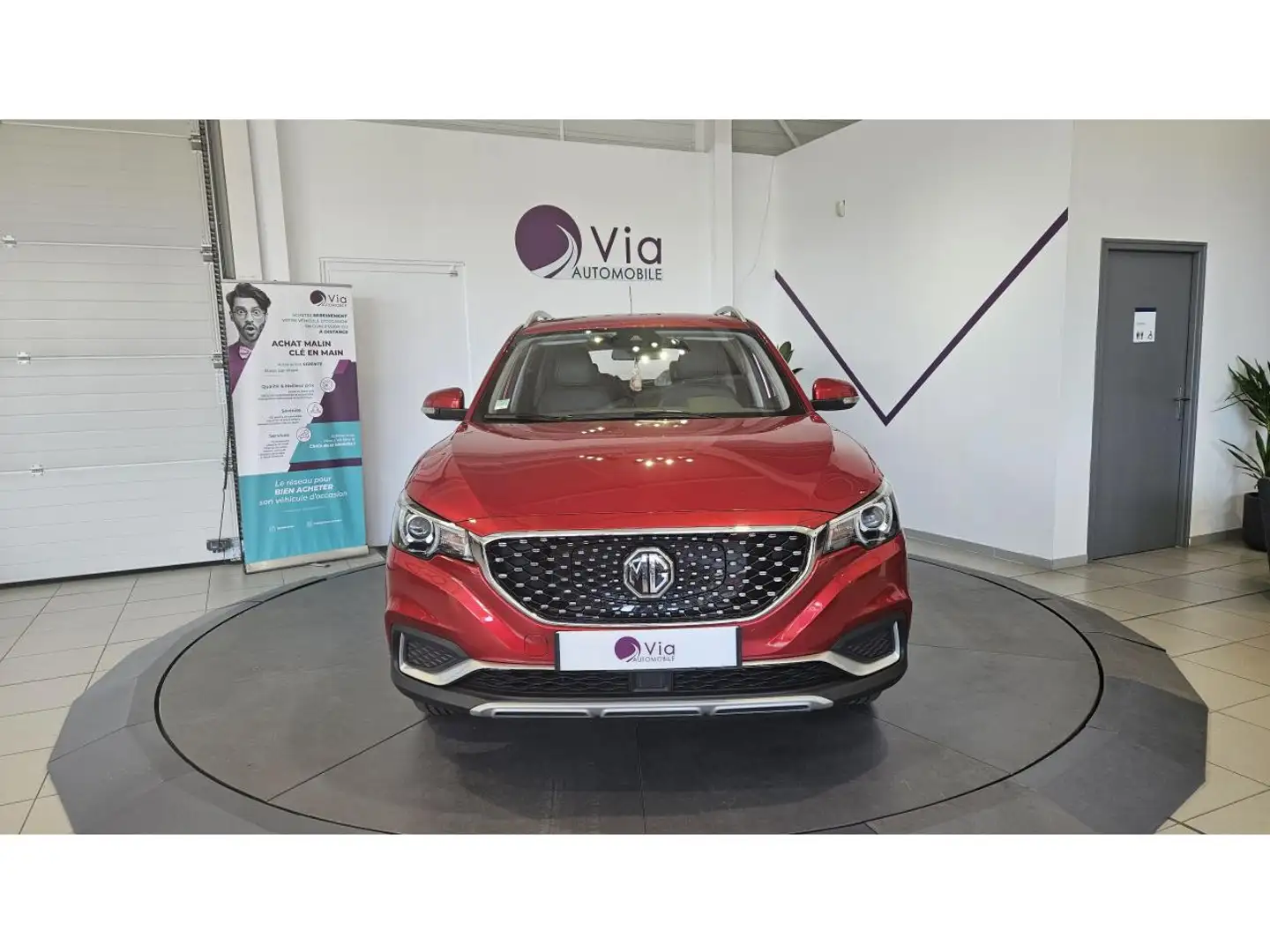 MG ZS Standard 177 44 KWh Luxury Rouge - 2