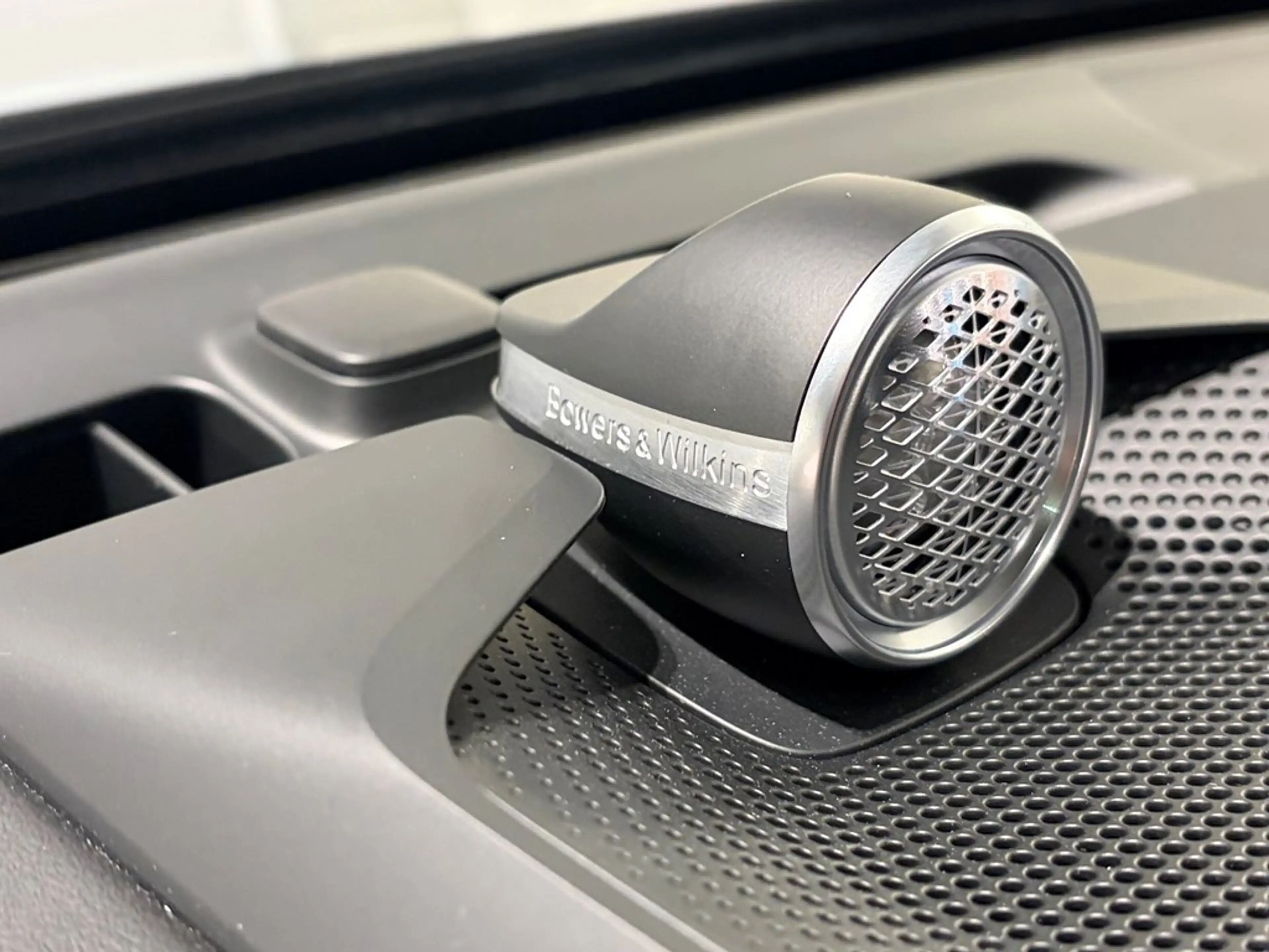 Volvo EX90 Ultra Twin Motor + LUCHTVERING/B&W — photo 9