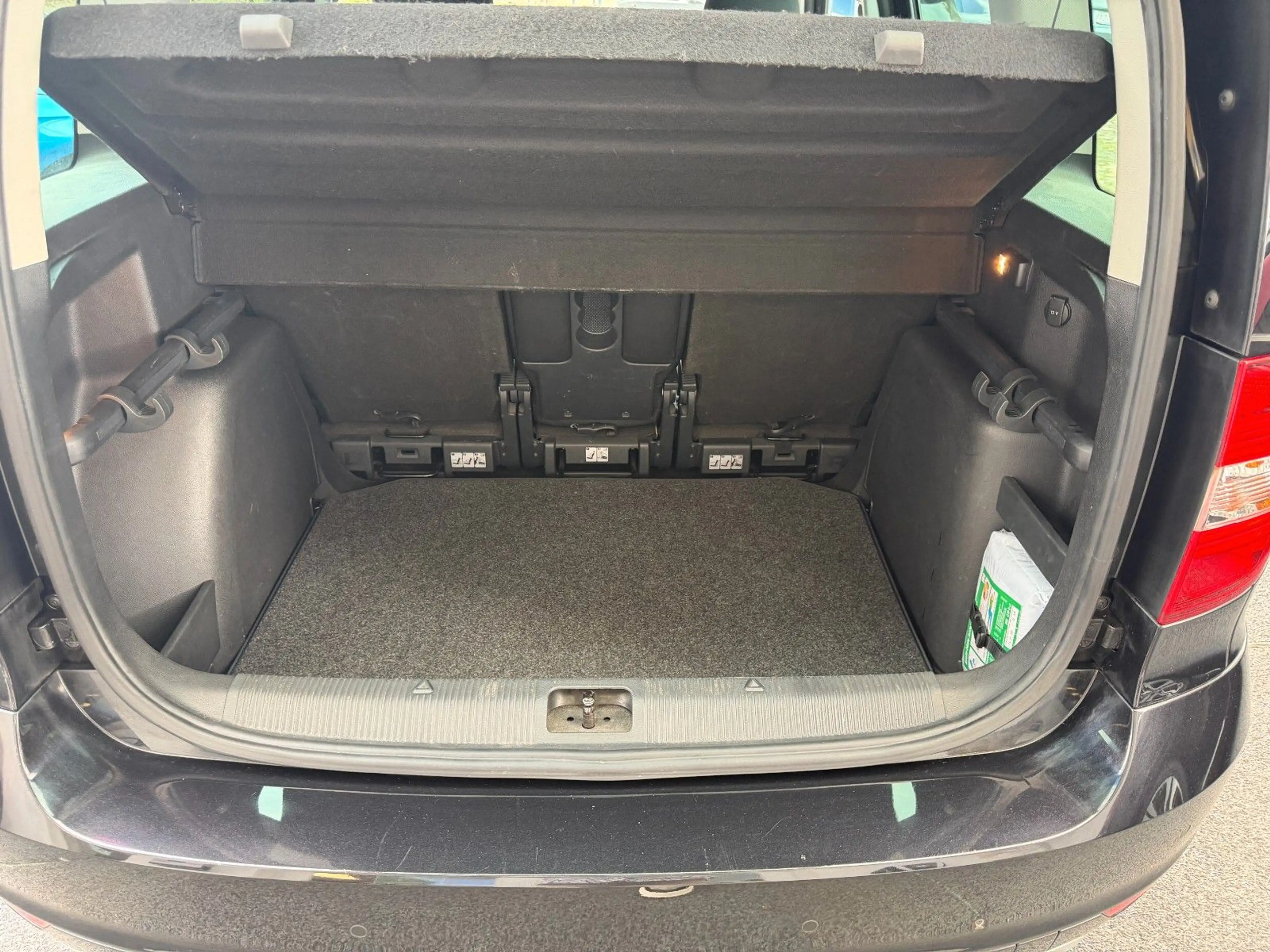 Skoda Yeti Joy NAVI/TEMPOMAT/BIXENON/SHZ/PDC — photo 10