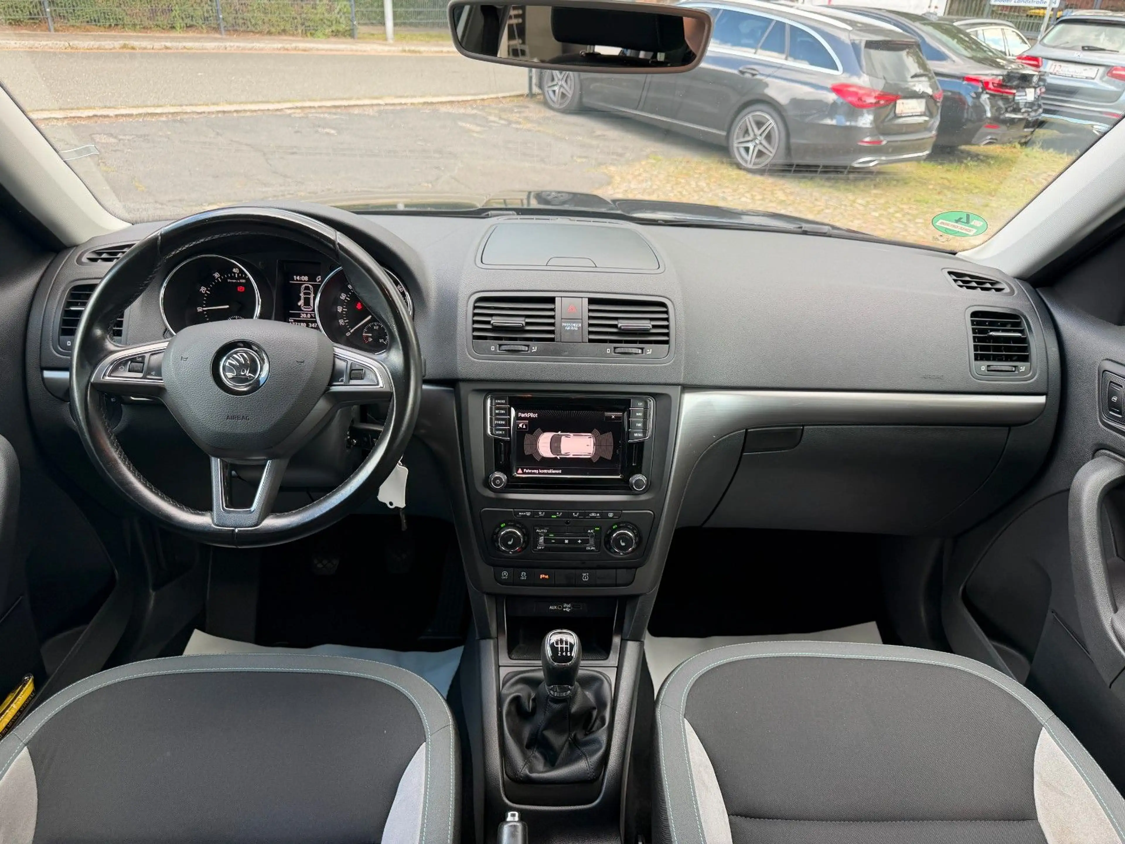 Skoda Yeti Joy NAVI/TEMPOMAT/BIXENON/SHZ/PDC — photo 13