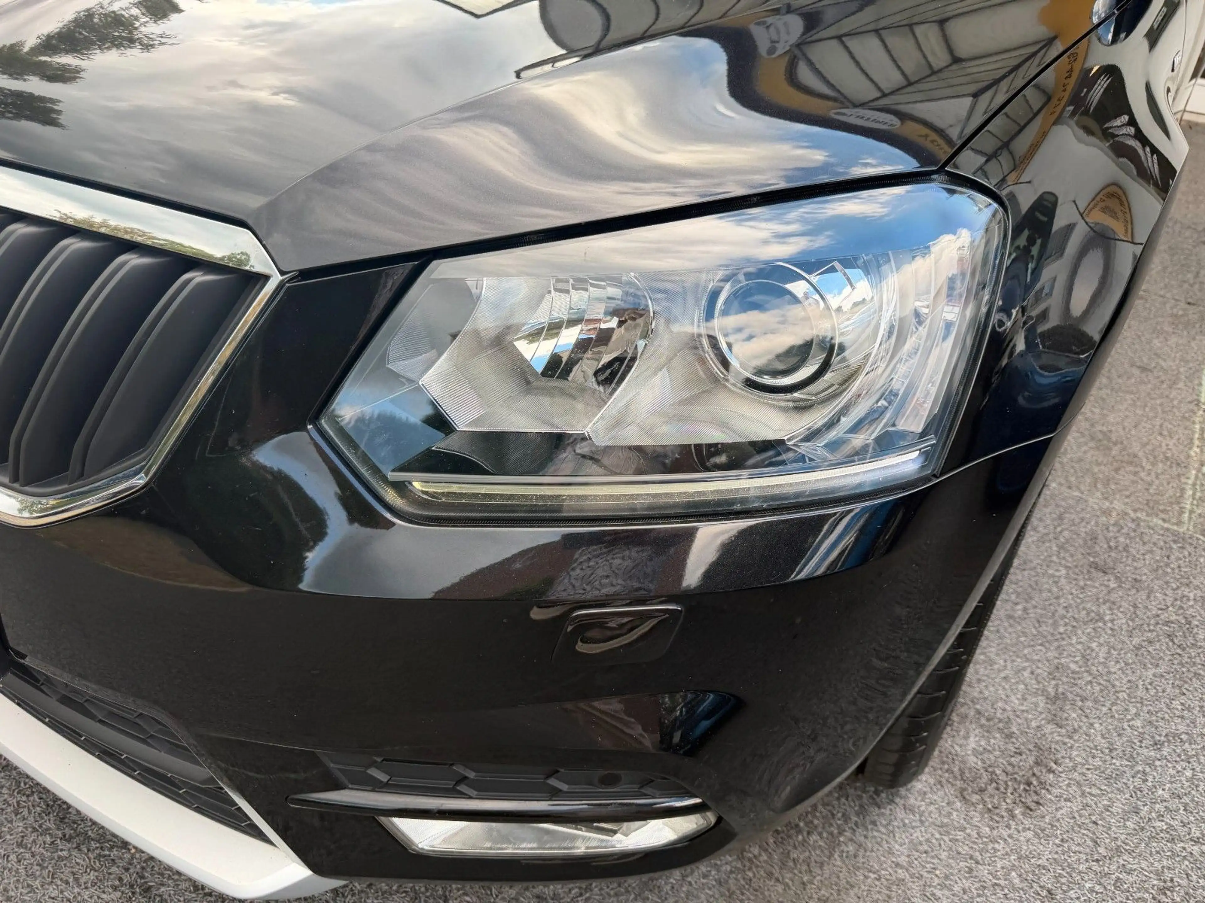Skoda Yeti Joy NAVI/TEMPOMAT/BIXENON/SHZ/PDC — photo 7