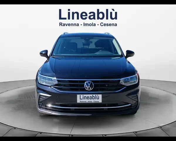 Volkswagen Tiguan view 8