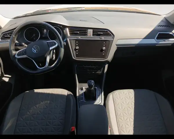 Volkswagen Tiguan view 10