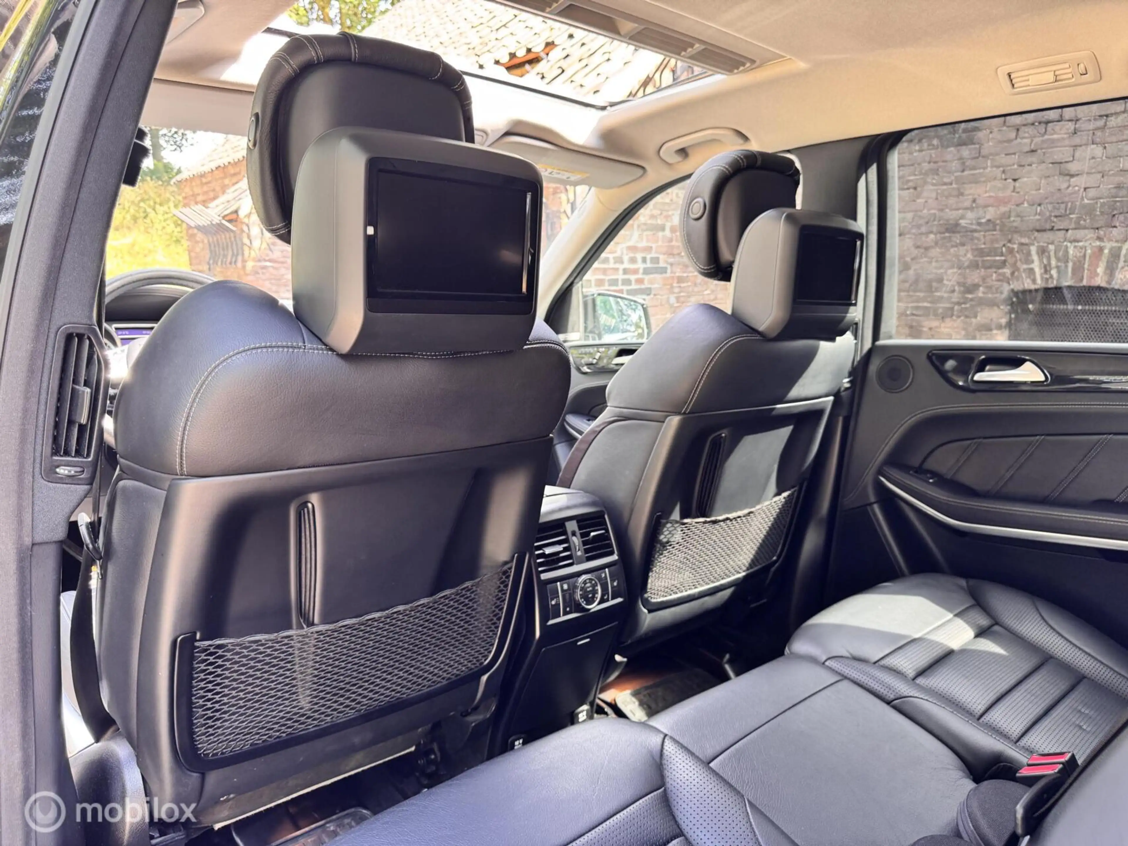 Mercedes-Benz GL 63 AMG — photo 14