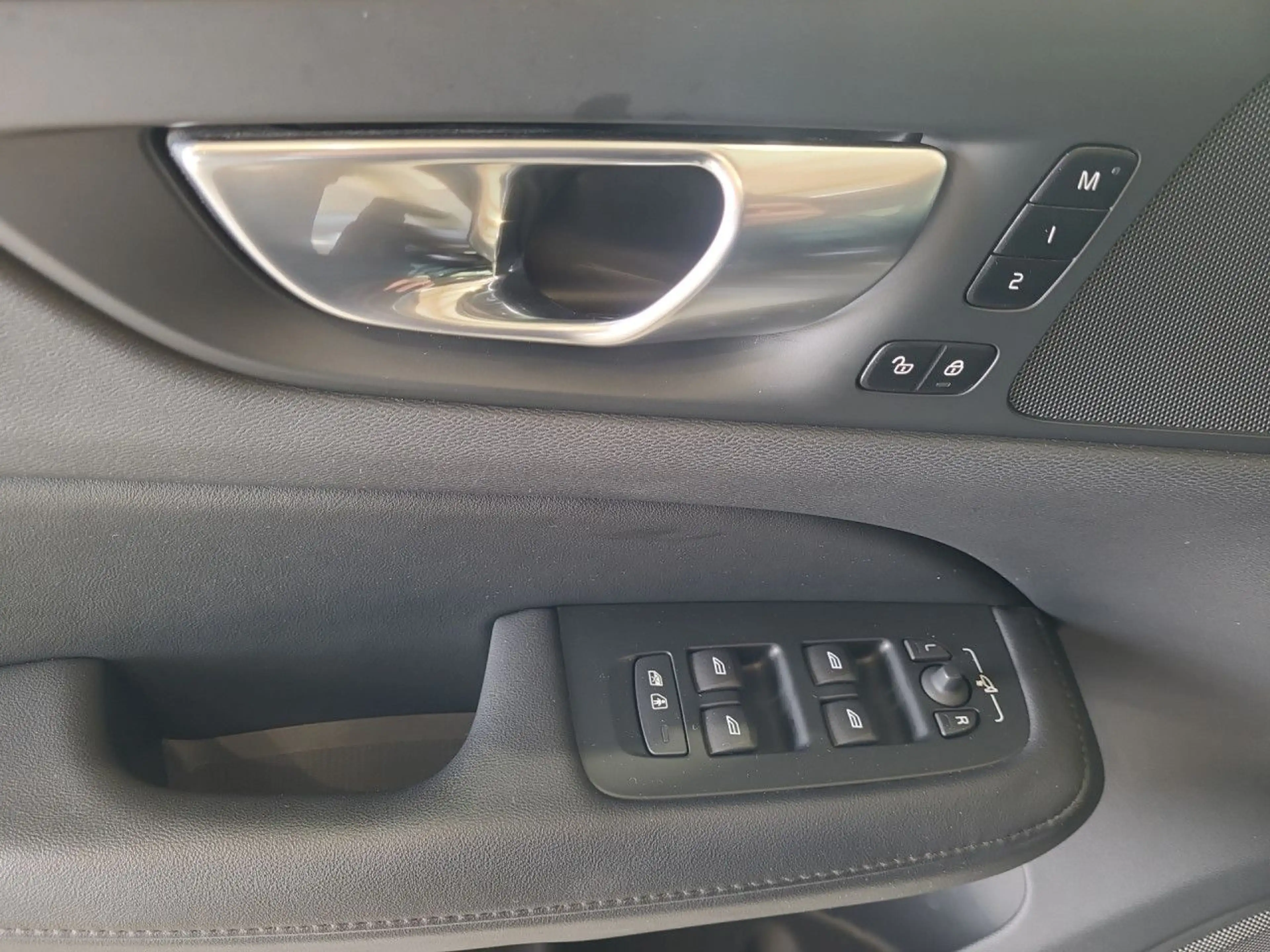 Volvo V60 Cross Country V60 CC Plus AWD Bluetooth Navi LED Vollleder Klima — photo 7