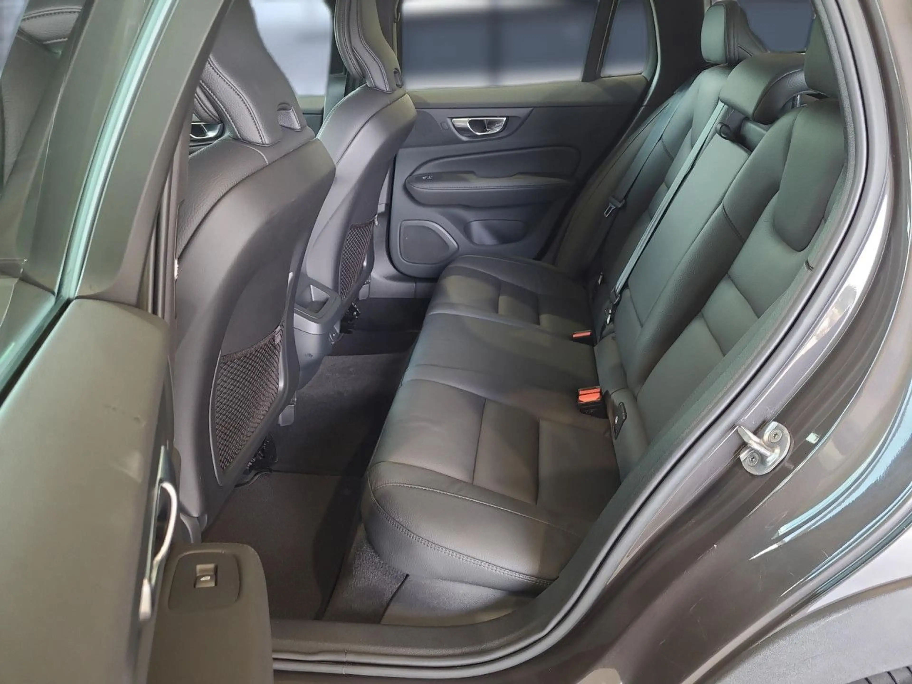 Volvo V60 Cross Country V60 CC Plus AWD Bluetooth Navi LED Vollleder Klima — photo 13